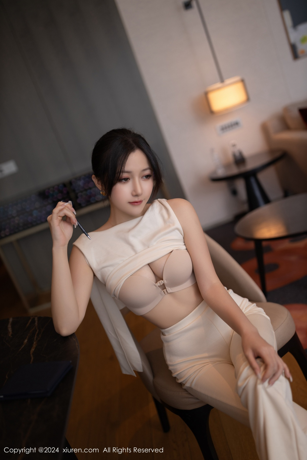 [XiuRen]高清写真图 2024.11.15 No.9457 鱼子酱Fish 丝袜美腿