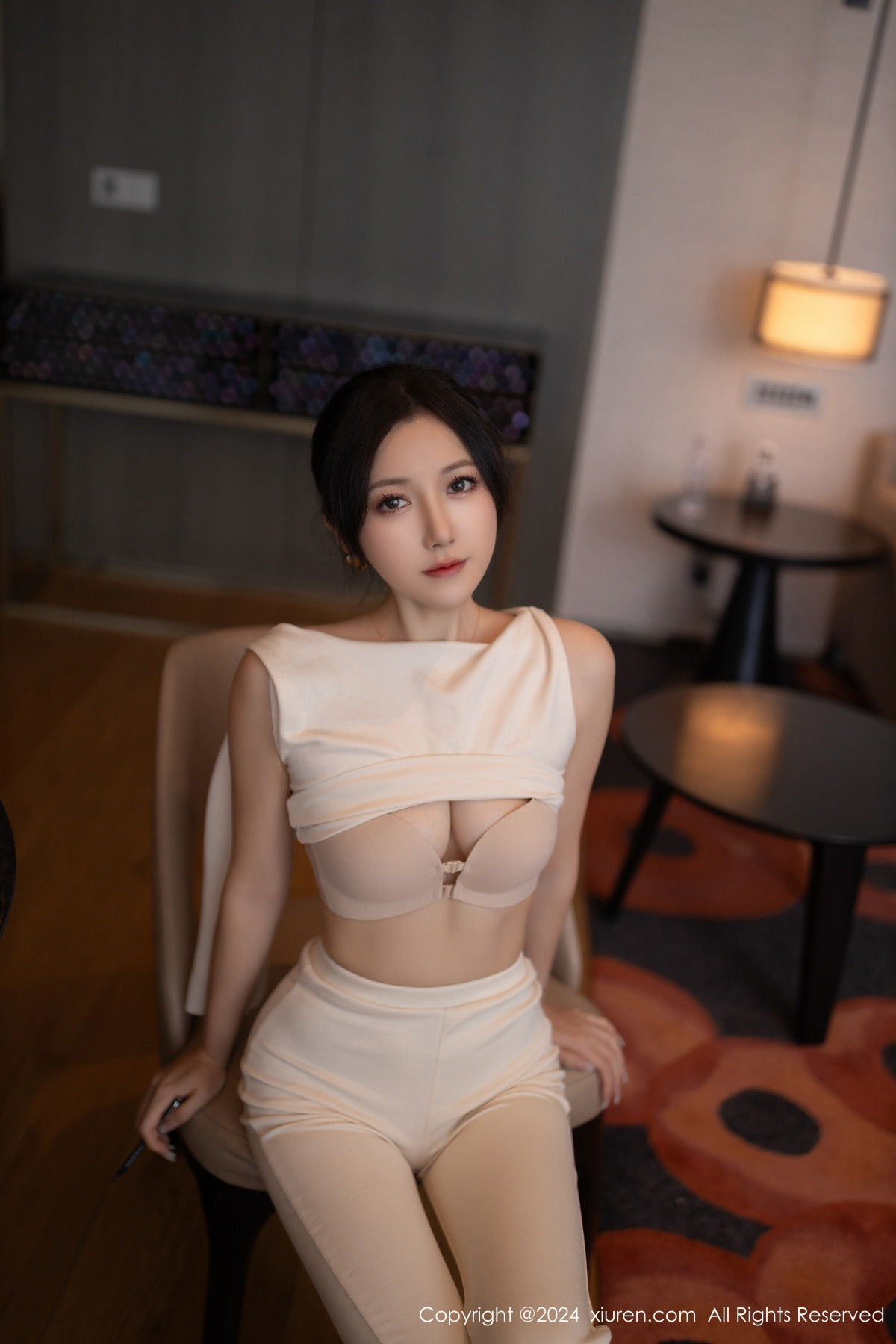 [XiuRen]高清写真图 2024.11.15 No.9457 鱼子酱Fish 丝袜美腿