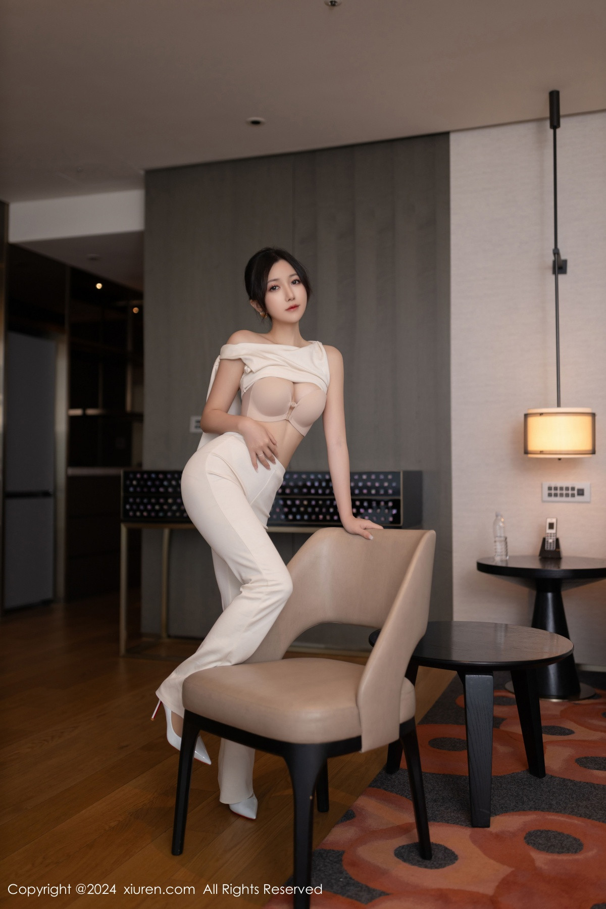 [XiuRen]高清写真图 2024.11.15 No.9457 鱼子酱Fish 丝袜美腿