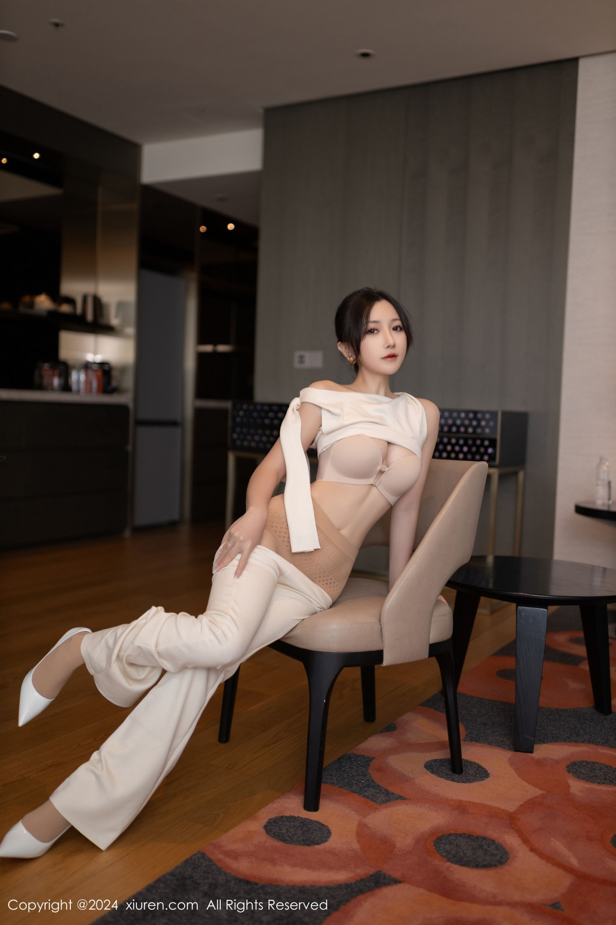 [XiuRen]高清写真图 2024.11.15 No.9457 鱼子酱Fish 丝袜美腿