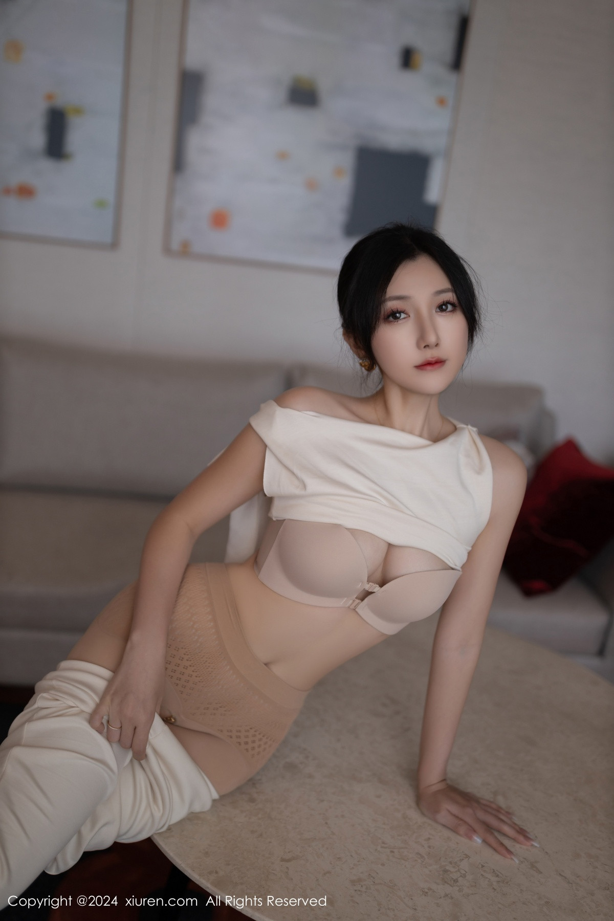 [XiuRen]高清写真图 2024.11.15 No.9457 鱼子酱Fish 丝袜美腿