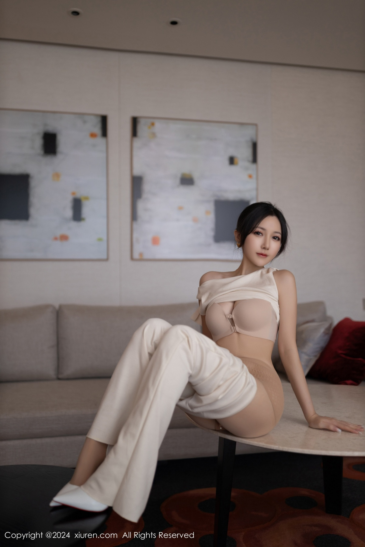 [XiuRen]高清写真图 2024.11.15 No.9457 鱼子酱Fish 丝袜美腿