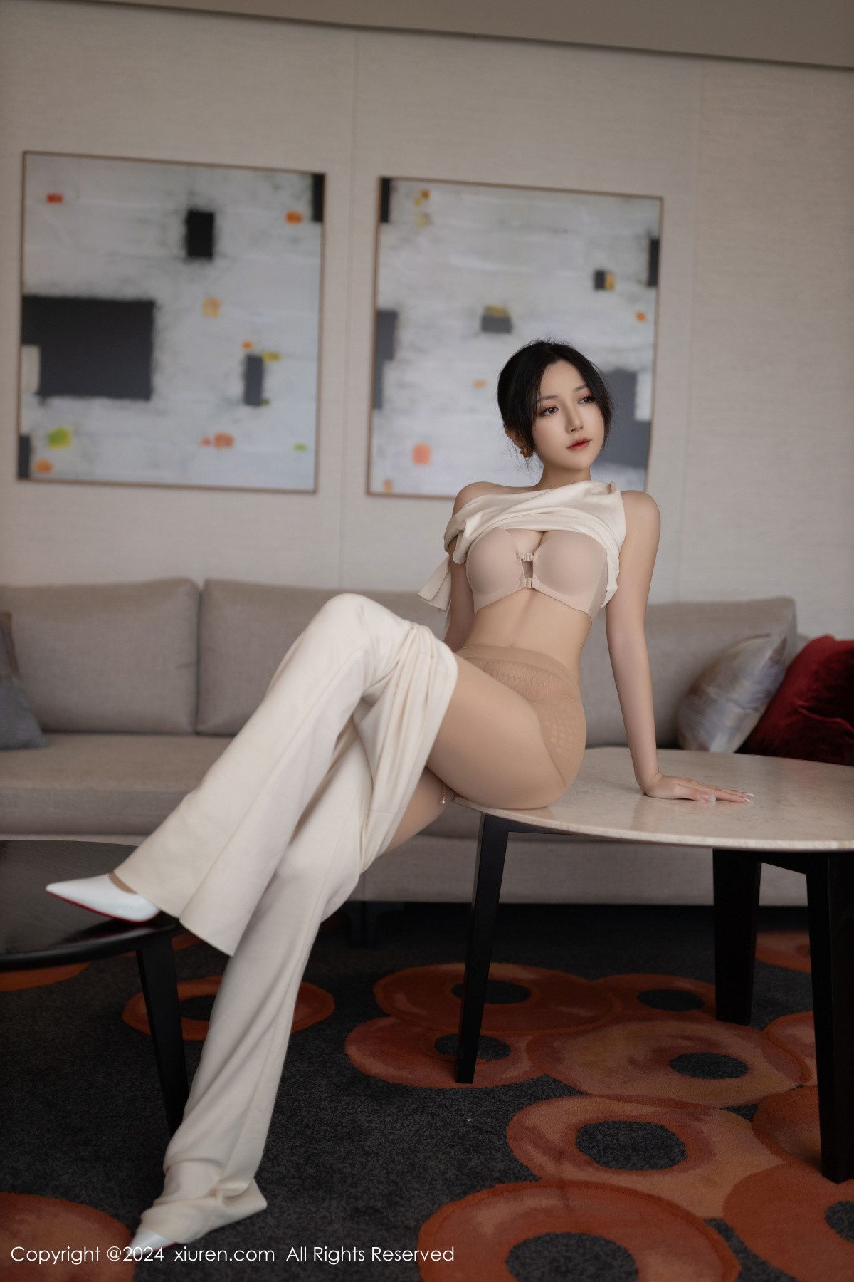 [XiuRen]高清写真图 2024.11.15 No.9457 鱼子酱Fish 丝袜美腿