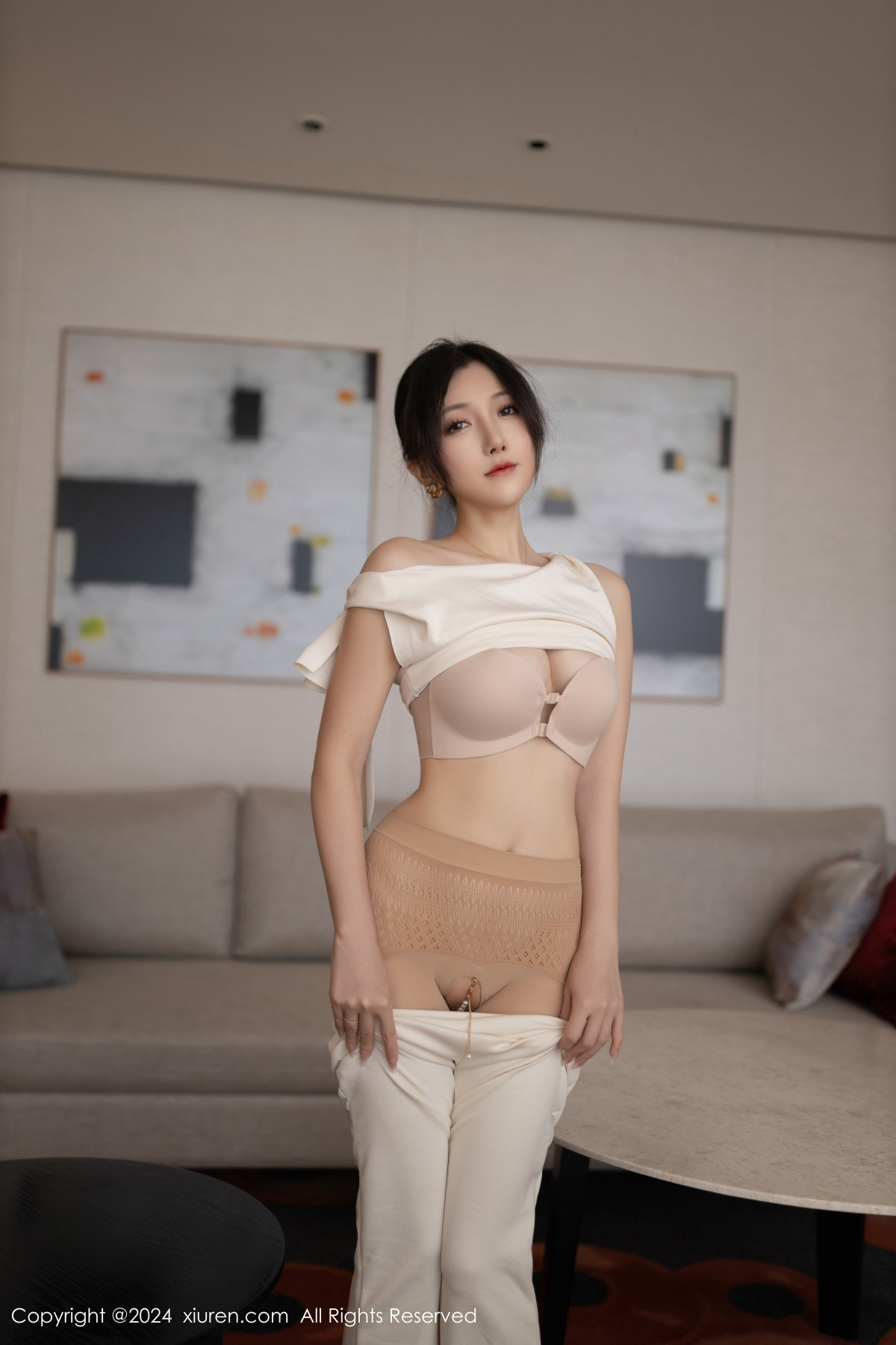 [XiuRen]高清写真图 2024.11.15 No.9457 鱼子酱Fish 丝袜美腿