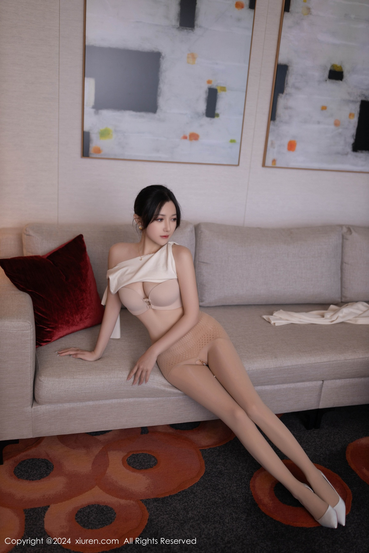 [XiuRen]高清写真图 2024.11.15 No.9457 鱼子酱Fish 丝袜美腿