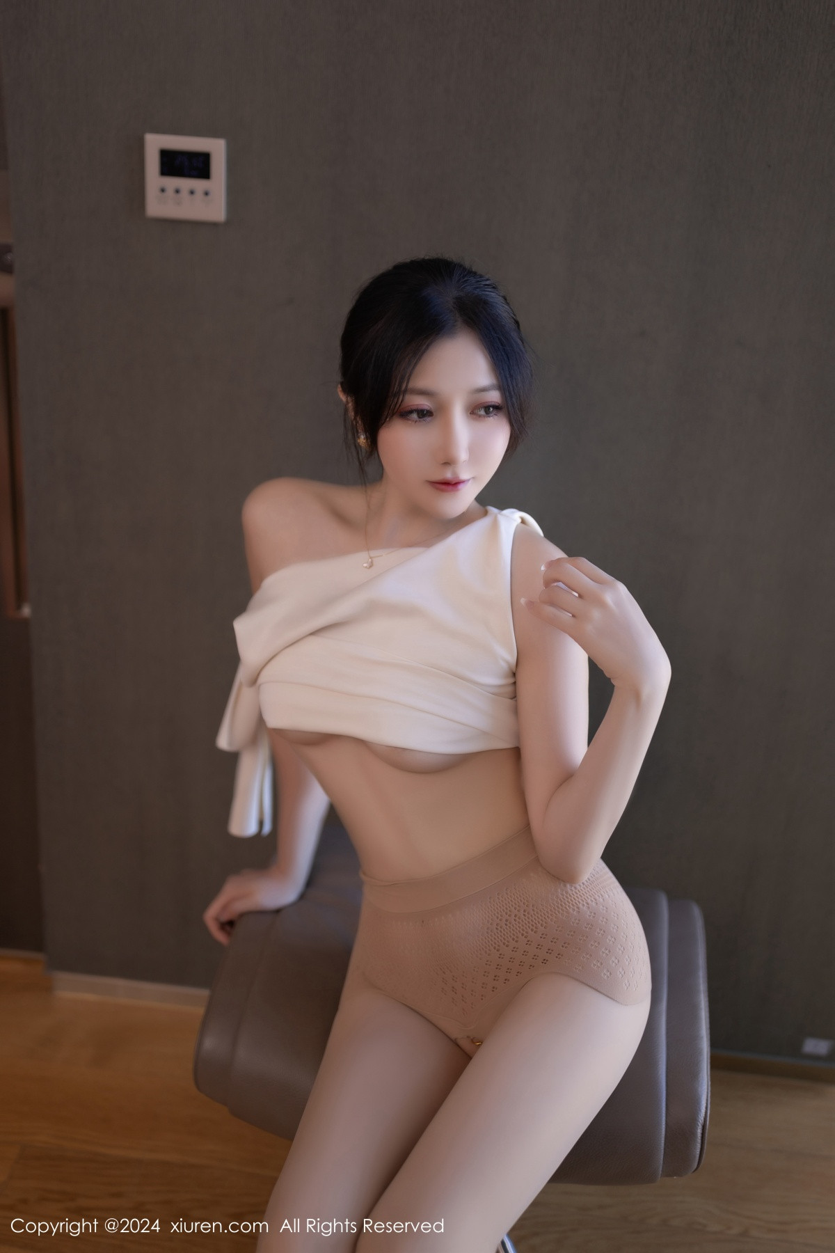 [XiuRen]高清写真图 2024.11.15 No.9457 鱼子酱Fish 丝袜美腿