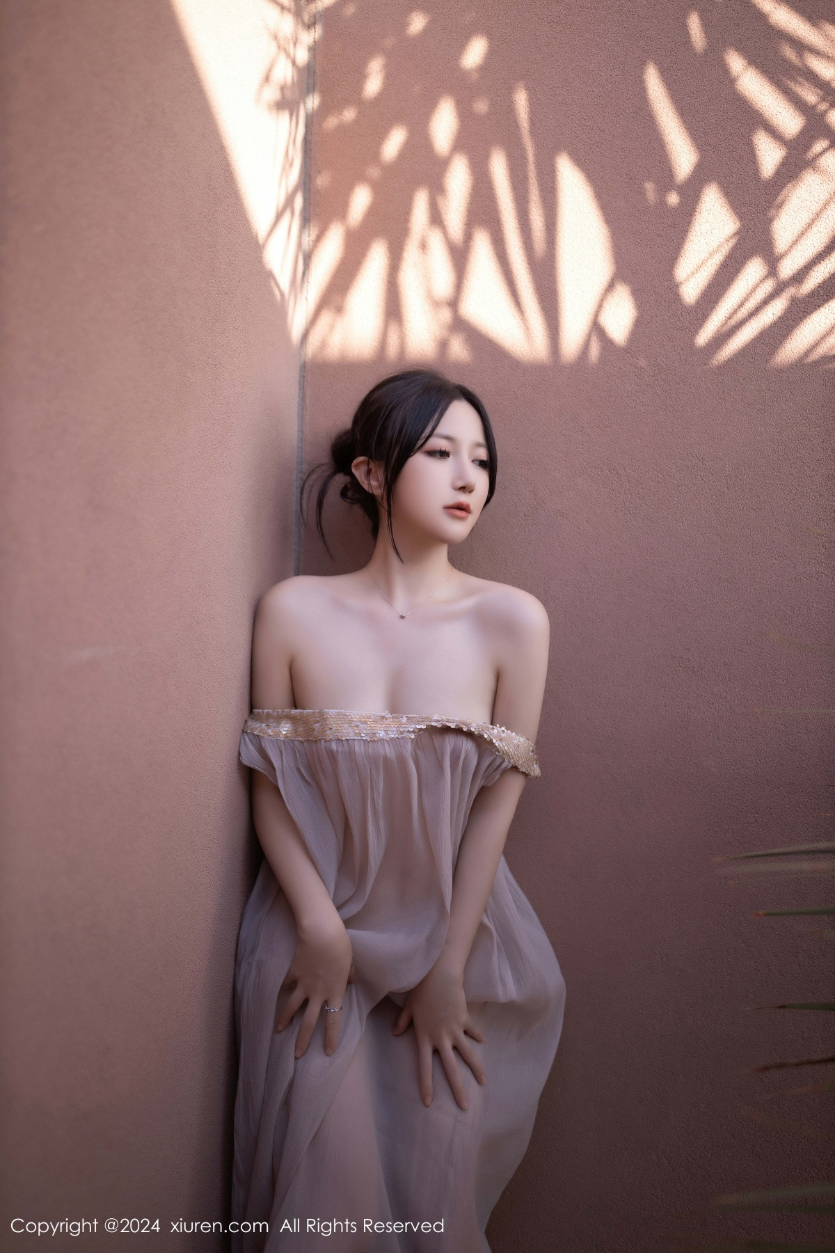 [XiuRen]高清写真图 2024.11.22 No.9492 鱼子酱Fish 美腿性感