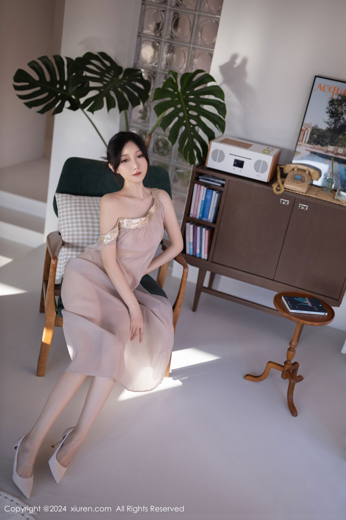 [XiuRen]高清写真图 2024.11.22 No.9492 鱼子酱Fish 美腿性感