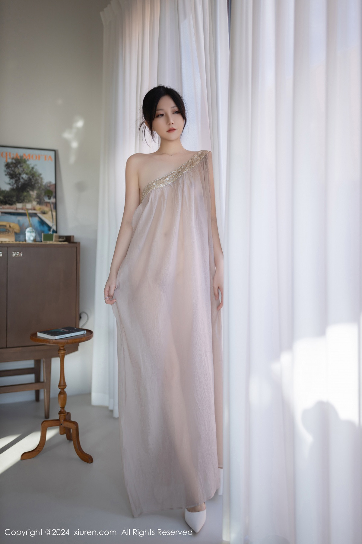 [XiuRen]高清写真图 2024.11.22 No.9492 鱼子酱Fish 美腿性感