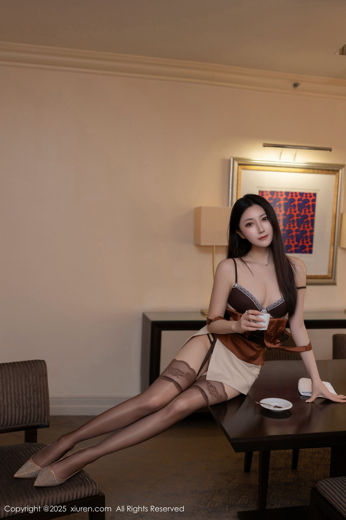 [XiuRen]高清写真图 2025.02.08 No.9859 鱼子酱Fish 黑丝美腿