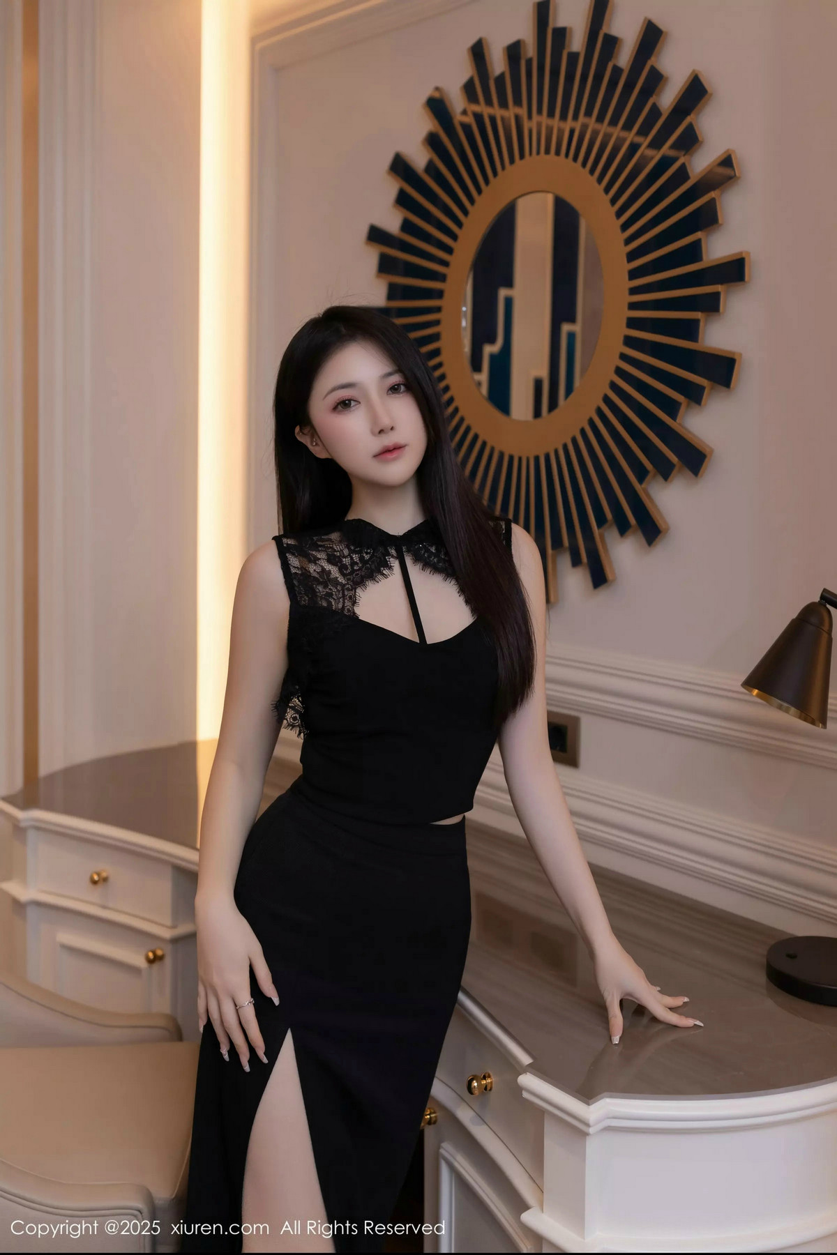 [XiuRen]高清写真图 2025.02.28 No.9953 鱼子酱Fish 丝袜美腿