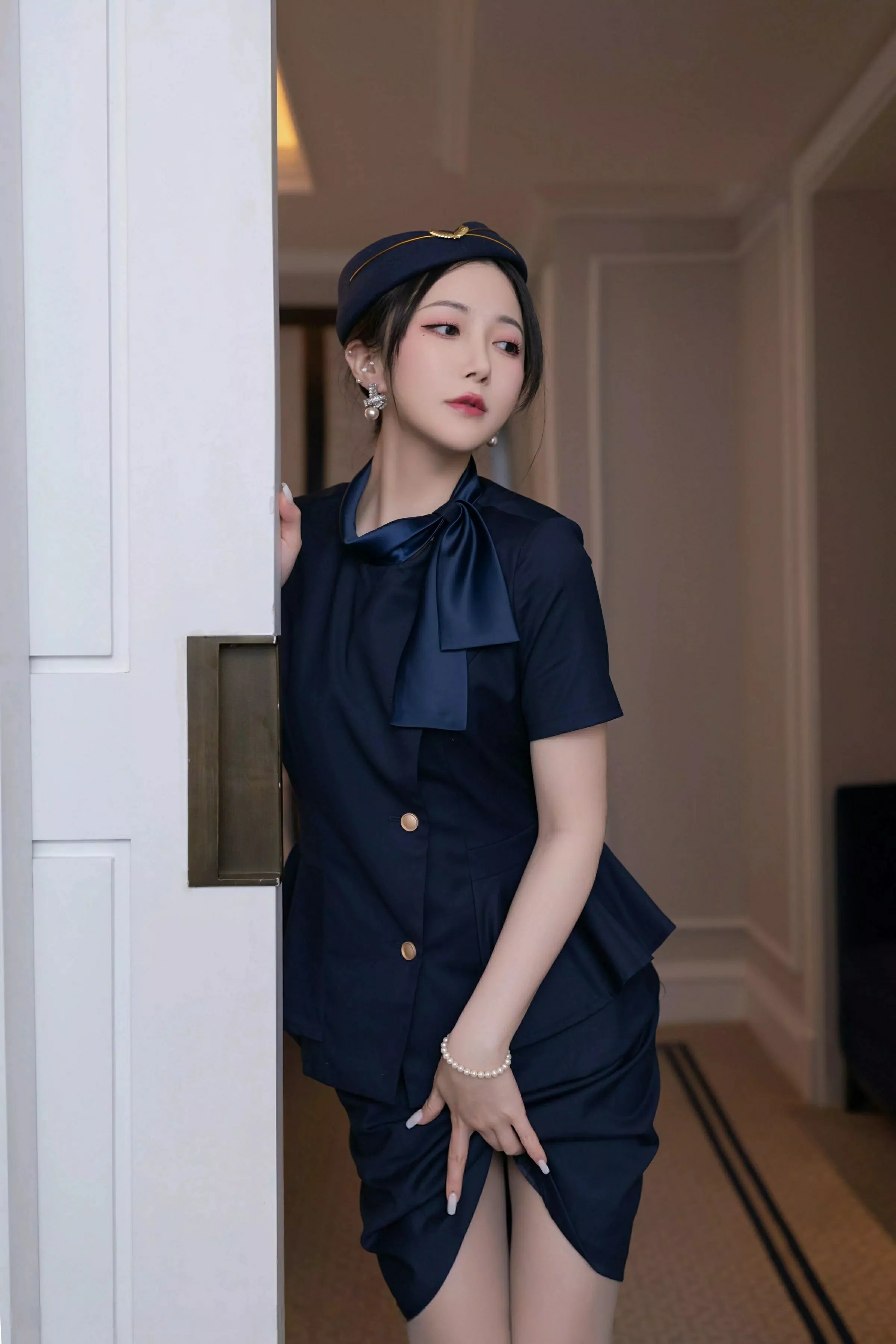 [XiuRen]高清写真图 2025.04.11 No.10142 鱼子酱Fish 空姐制服