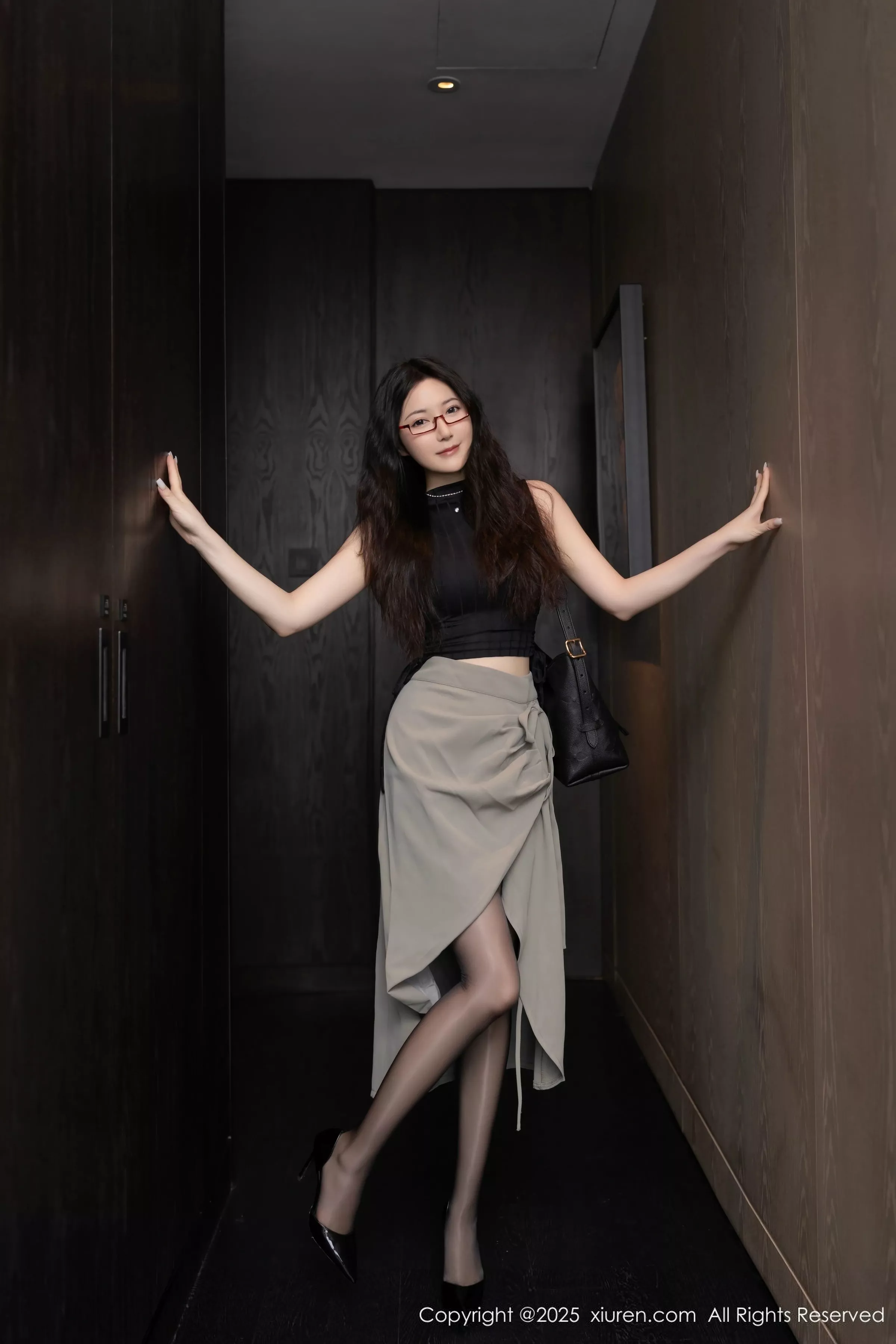 [XiuRen]高清写真图 2025.04.30 No.10231 鱼子酱Fish 印尼旅拍