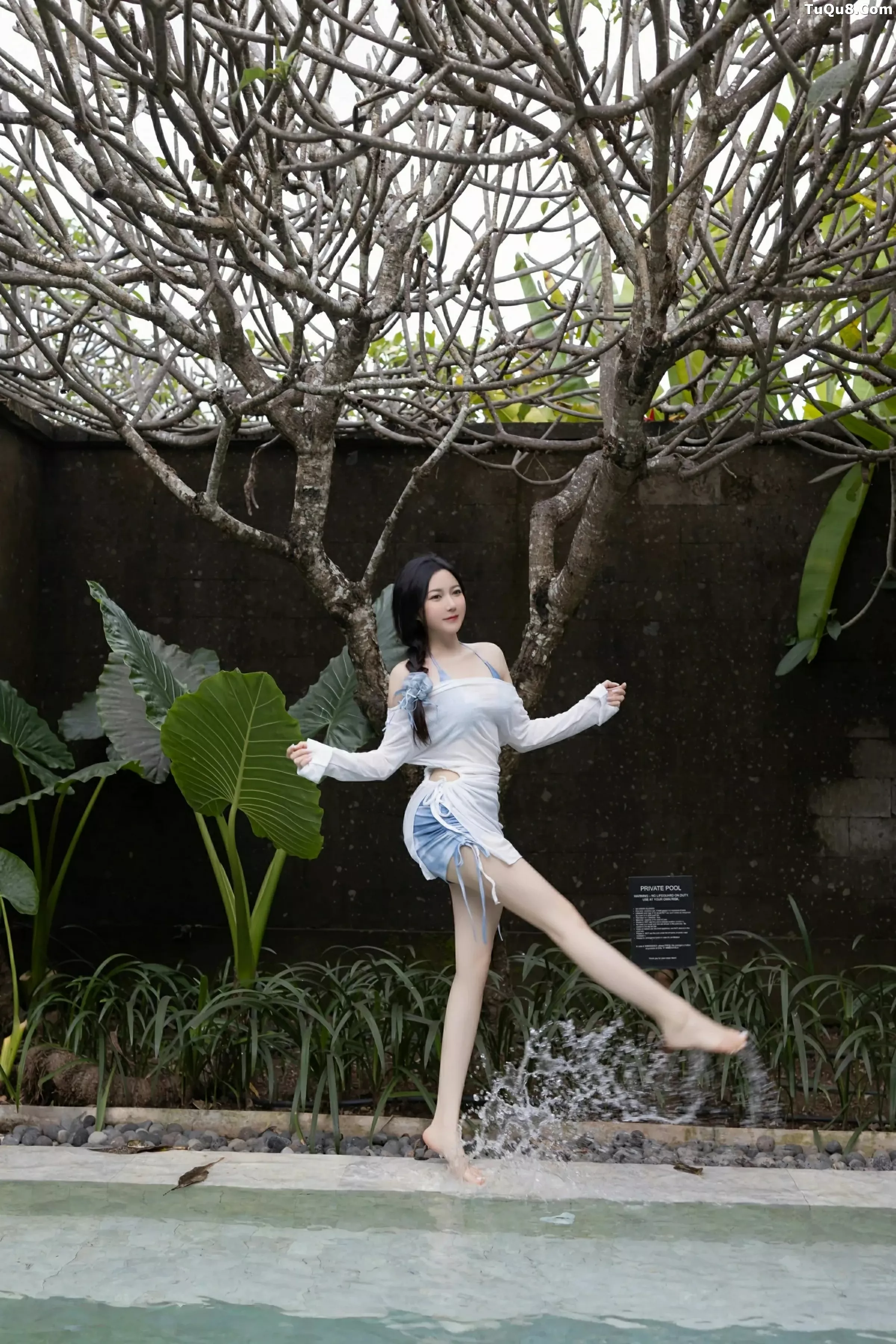 [XiuRen]高清写真图 2025.06.06 No.10377 鱼子酱Fish 蓝色比基尼