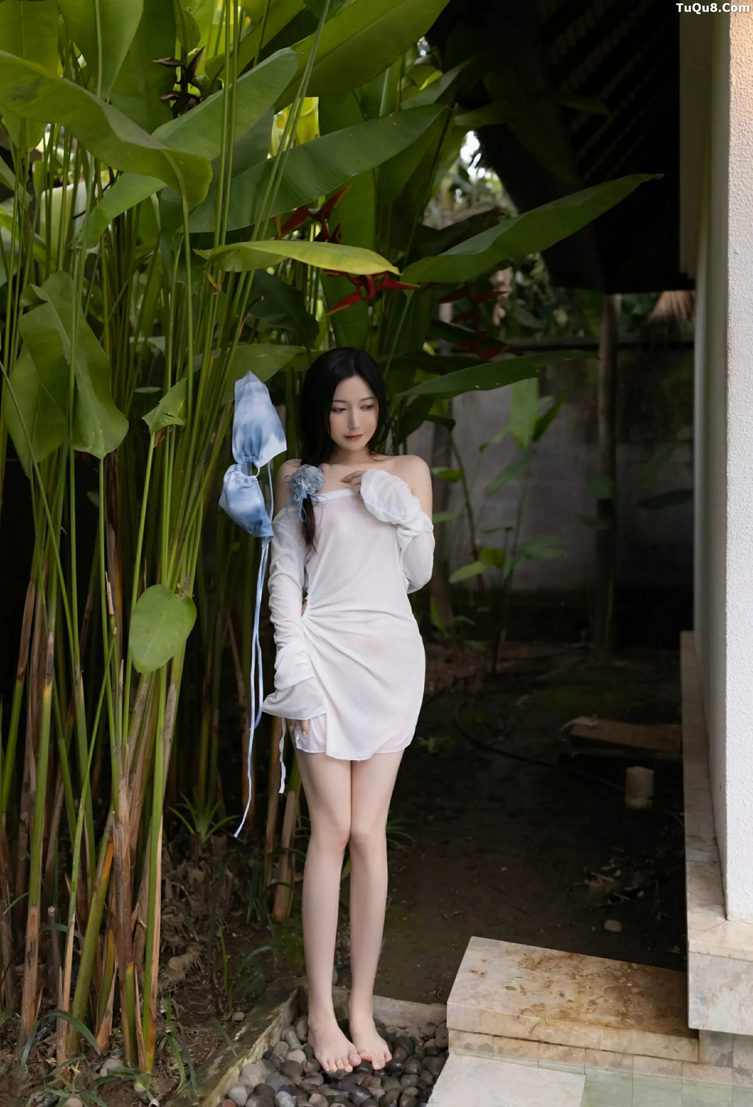 [XiuRen]高清写真图 2025.06.06 No.10377 鱼子酱Fish 蓝色比基尼