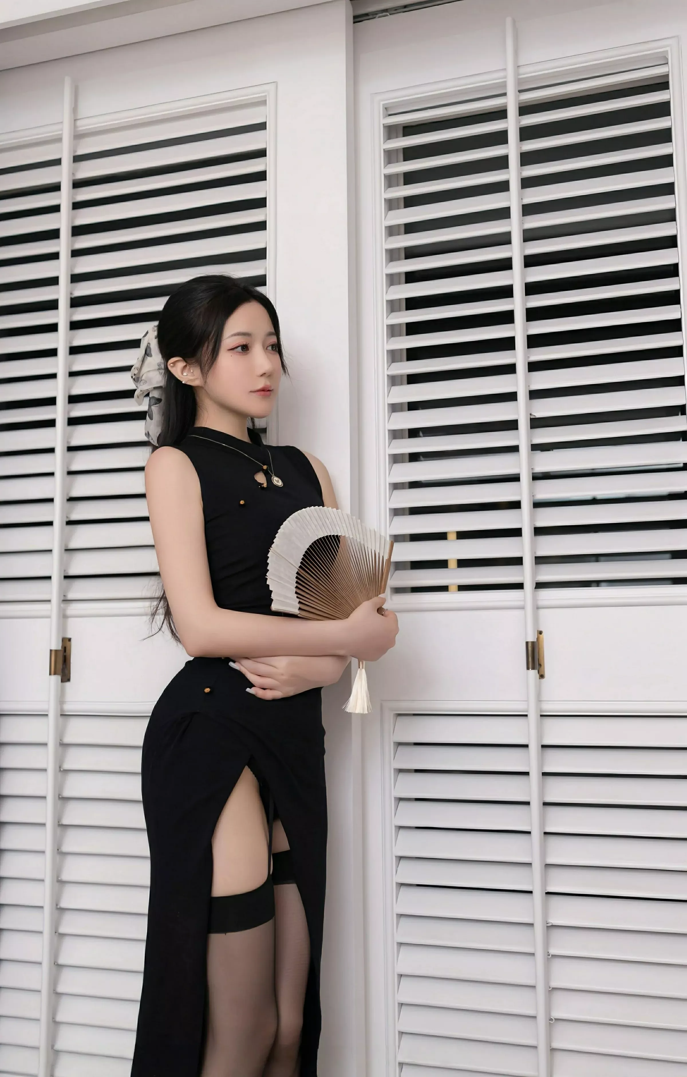 [XiuRen]高清写真图 2025.06.27 No.10480 鱼子酱Fish 黑色连衣裙