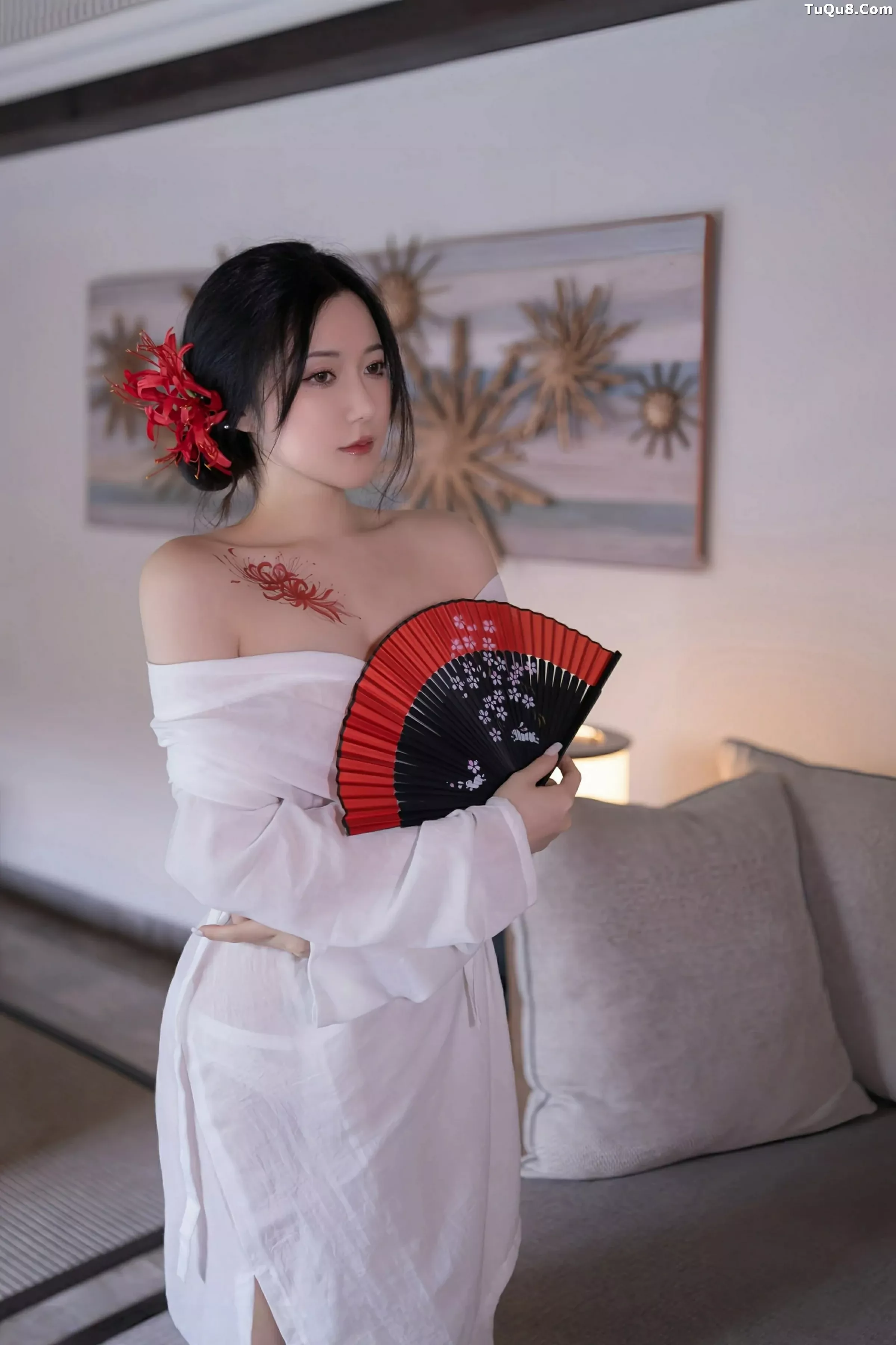 [XiuRen]高清写真图 2025.07.04 No.10514 鱼子酱Fish 白色丝袜