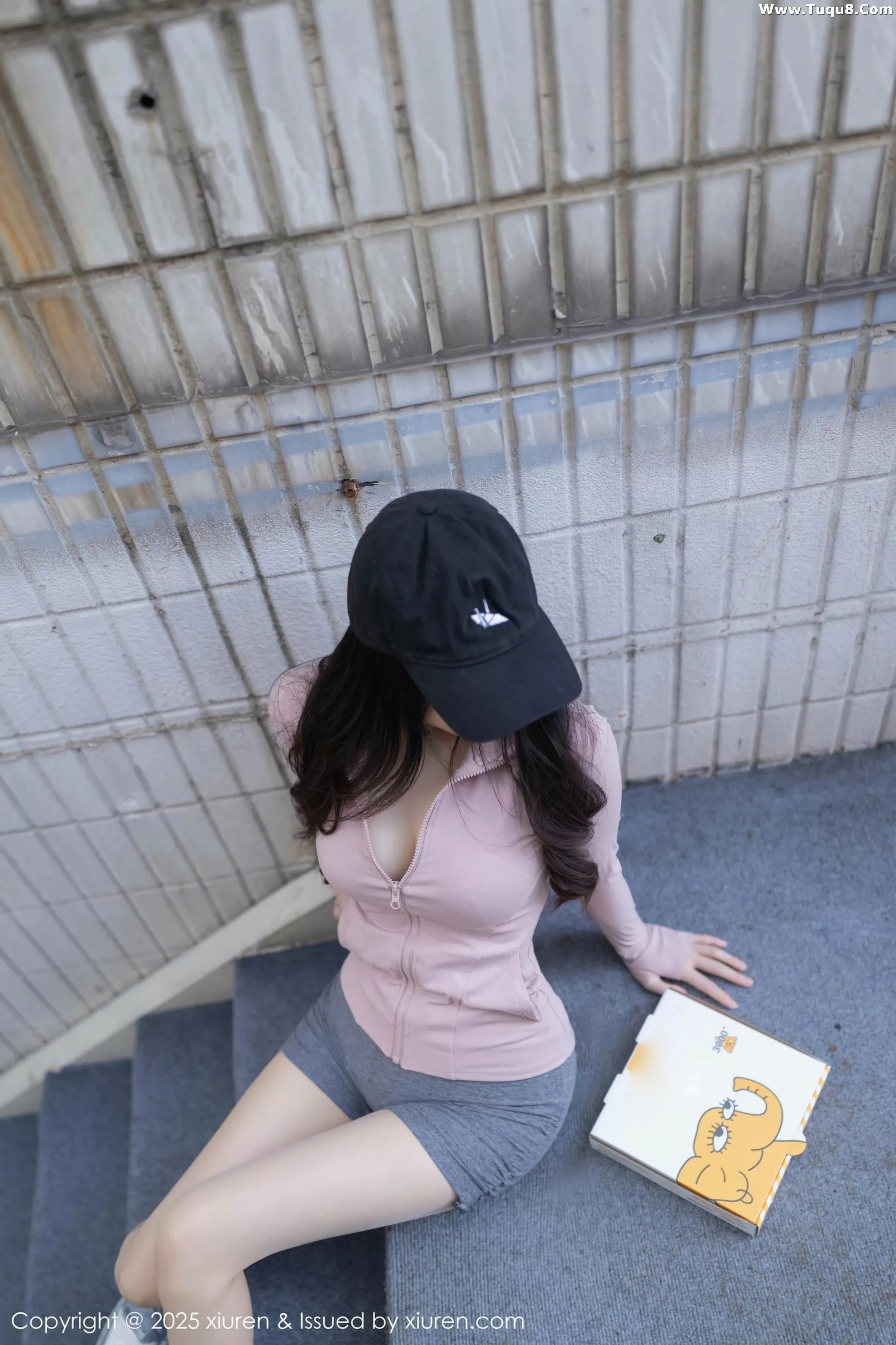 [XiuRen]高清写真图 2025.07.11 No.10542 鱼子酱Fish 灰色内衣