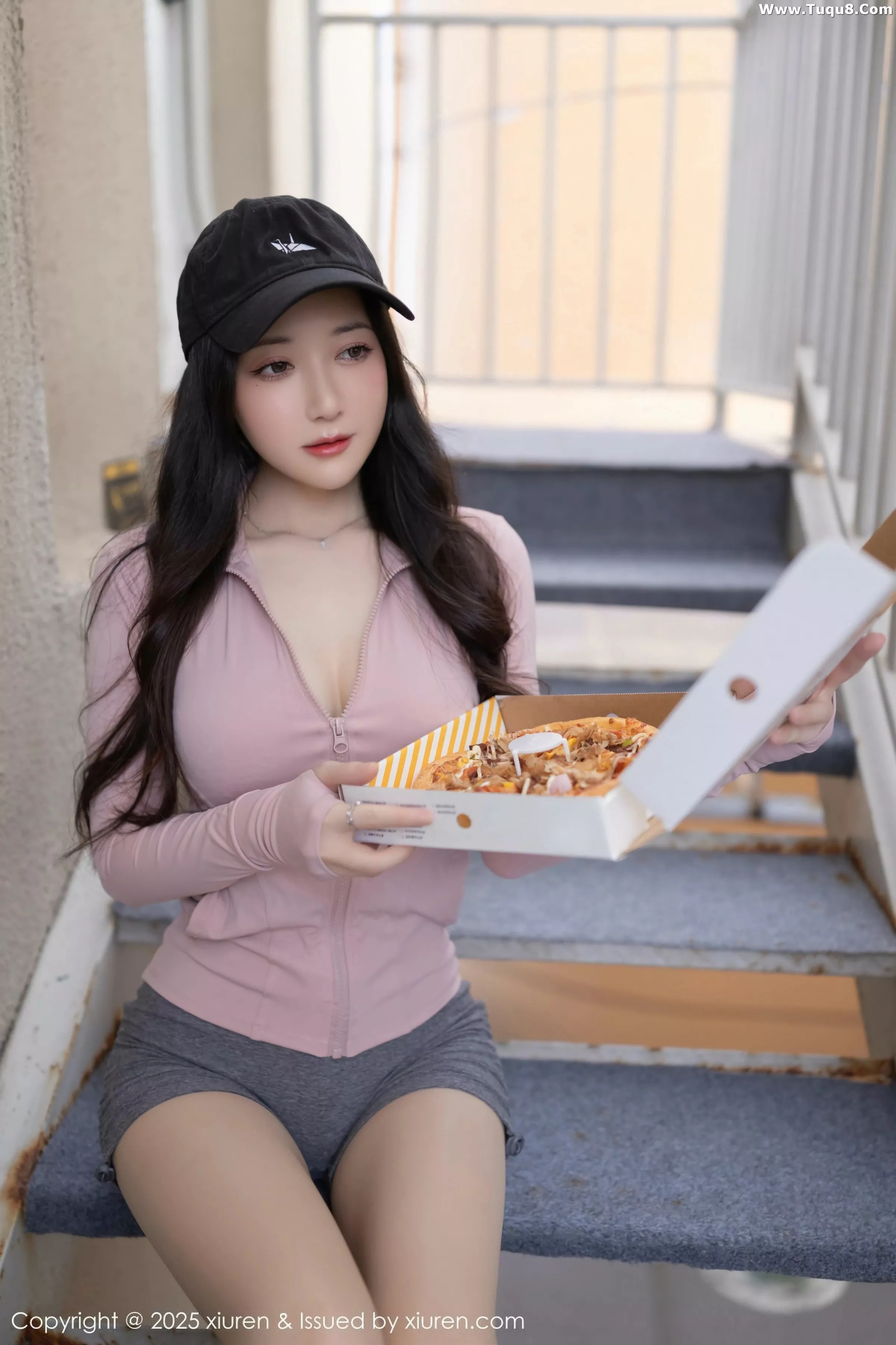 [XiuRen]高清写真图 2025.07.11 No.10542 鱼子酱Fish 灰色内衣