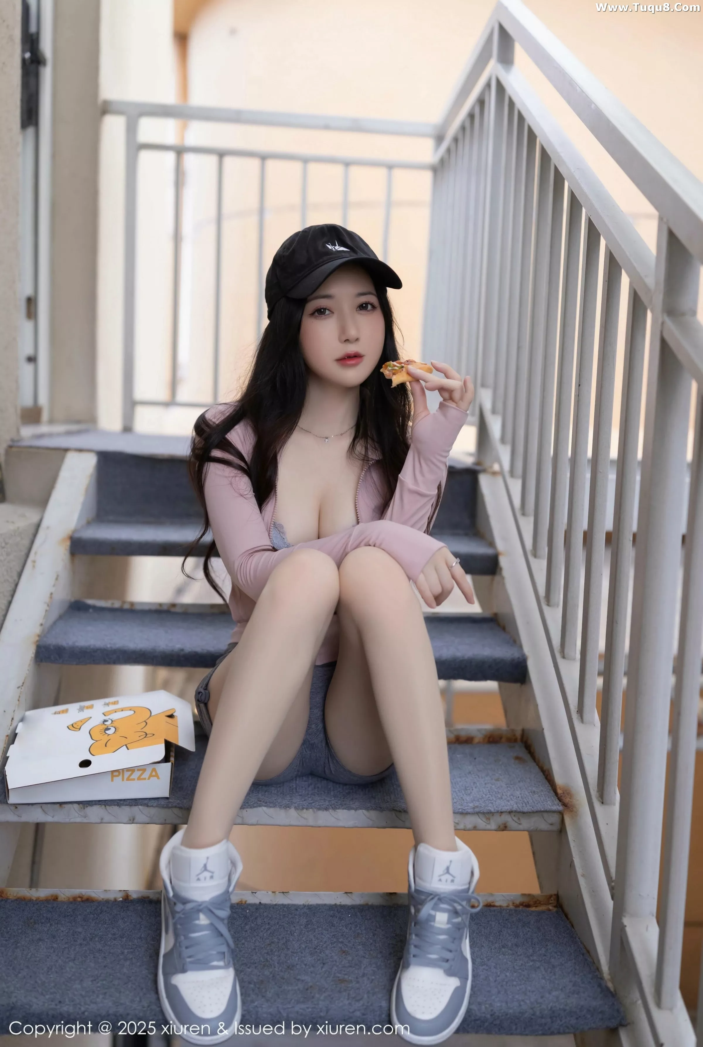 [XiuRen]高清写真图 2025.07.11 No.10542 鱼子酱Fish 灰色内衣