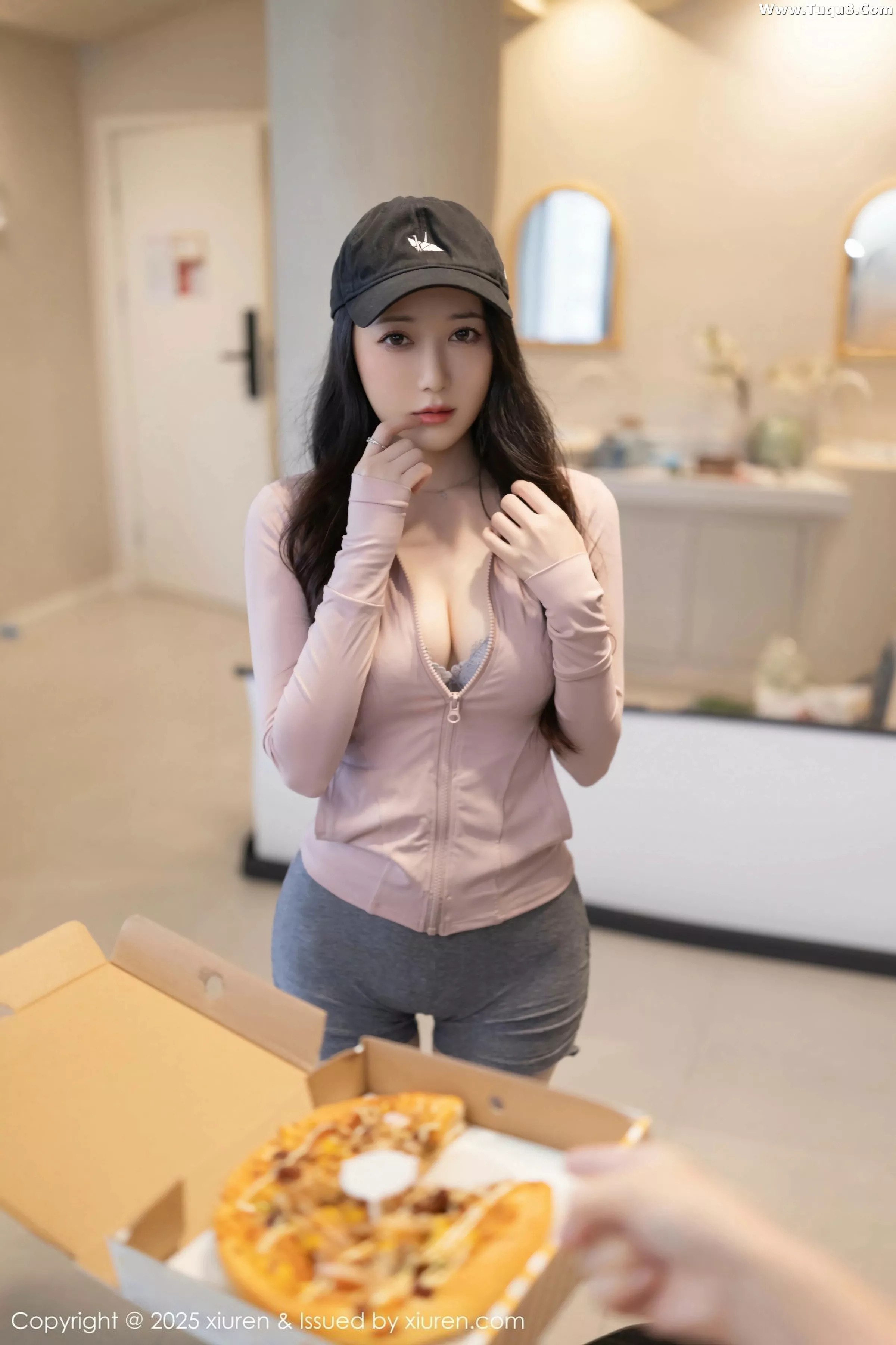 [XiuRen]高清写真图 2025.07.11 No.10542 鱼子酱Fish 灰色内衣