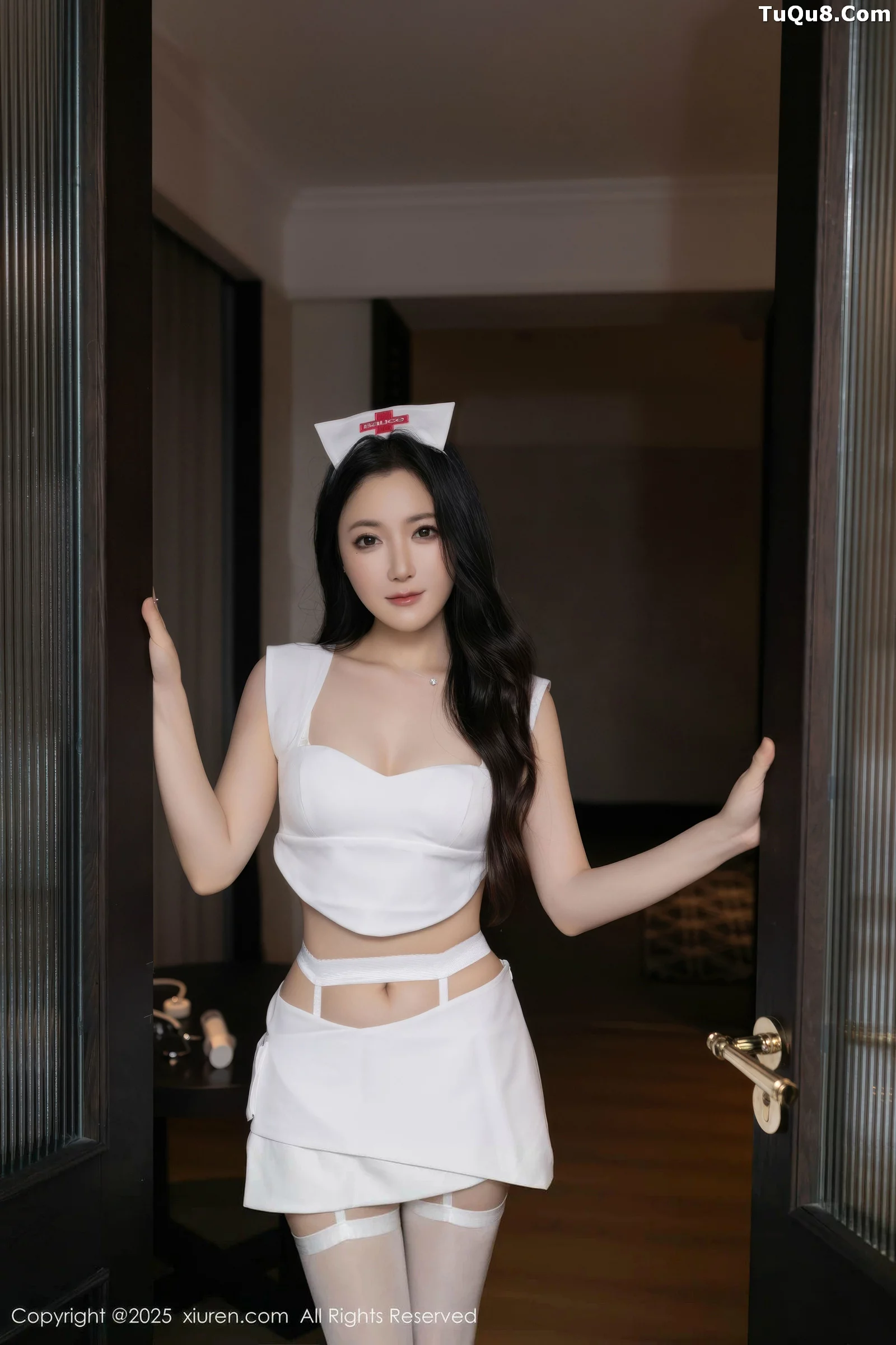 [XiuRen]高清写真图 2025.08.29 No.10711 鱼子酱Fish 白色护士