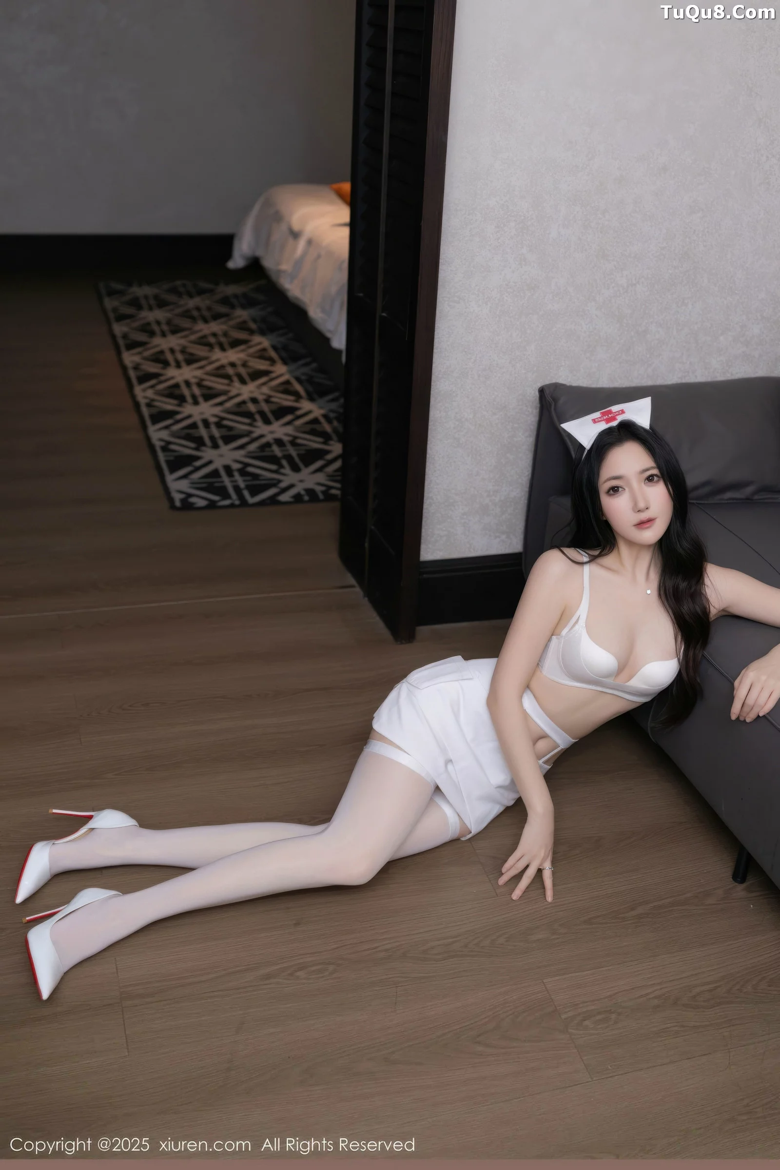 [XiuRen]高清写真图 2025.08.29 No.10711 鱼子酱Fish 白色护士