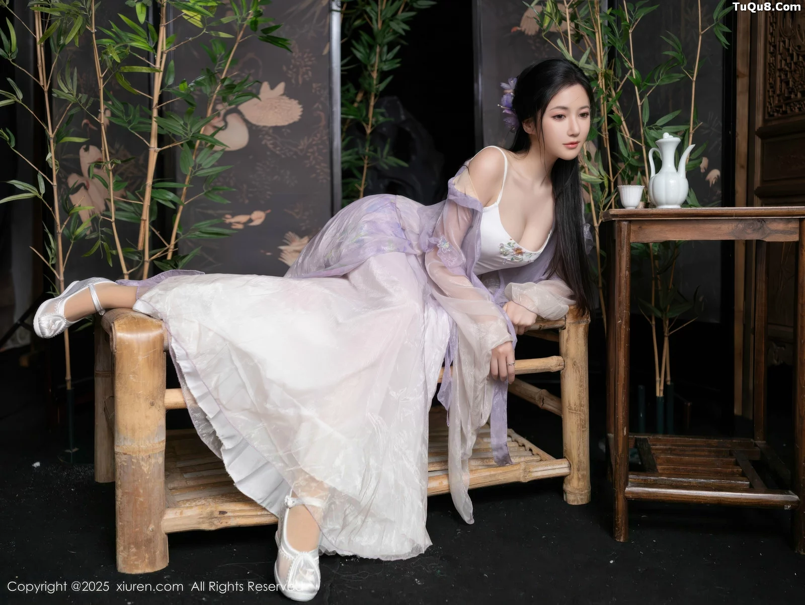 [XiuRen]高清写真图 2025.09.05 No.10737 鱼子酱Fish 紫色连衣裙