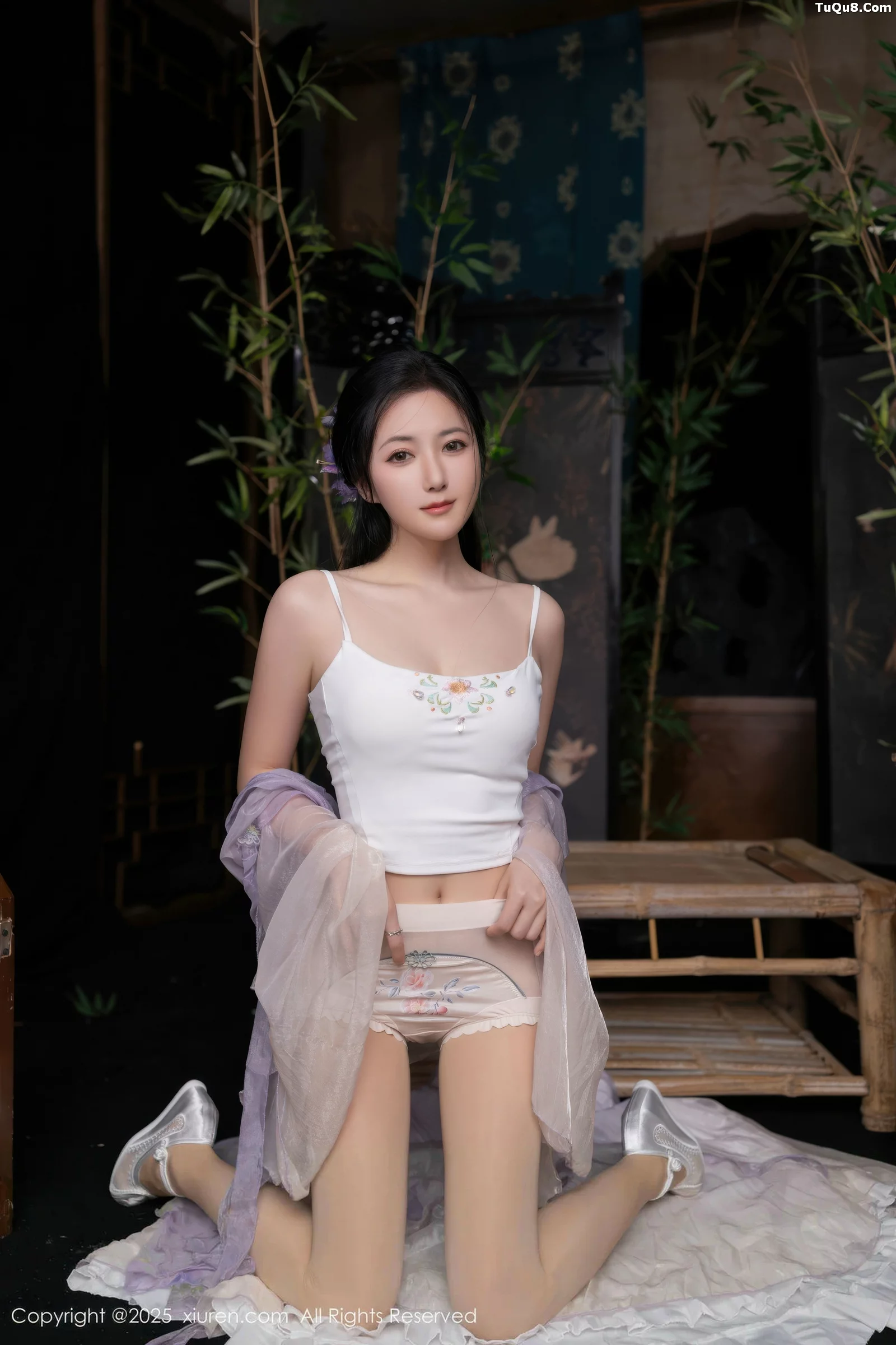 [XiuRen]高清写真图 2025.09.05 No.10737 鱼子酱Fish 紫色连衣裙