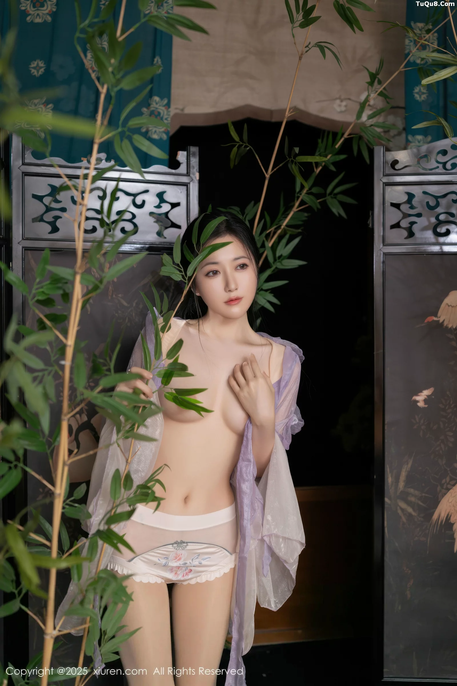 [XiuRen]高清写真图 2025.09.05 No.10737 鱼子酱Fish 紫色连衣裙