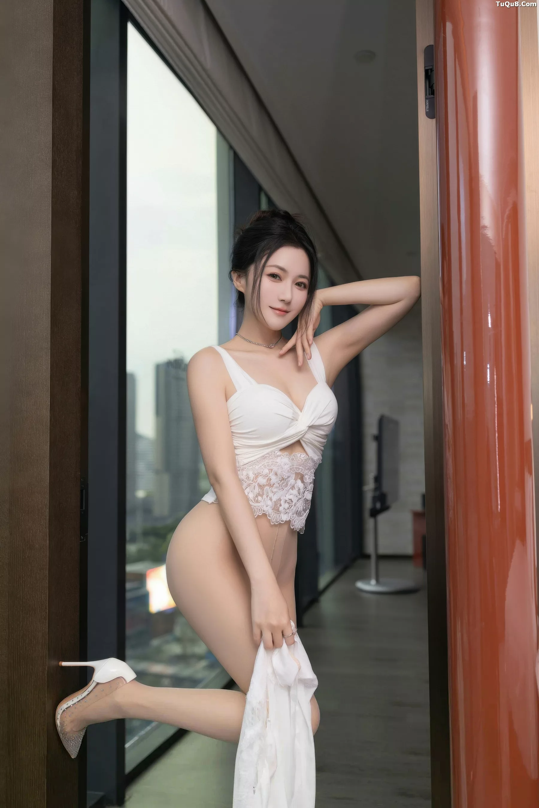 [XiuRen]高清写真图 2025.10.24 No.10911 鱼子酱Fish 无内肉丝