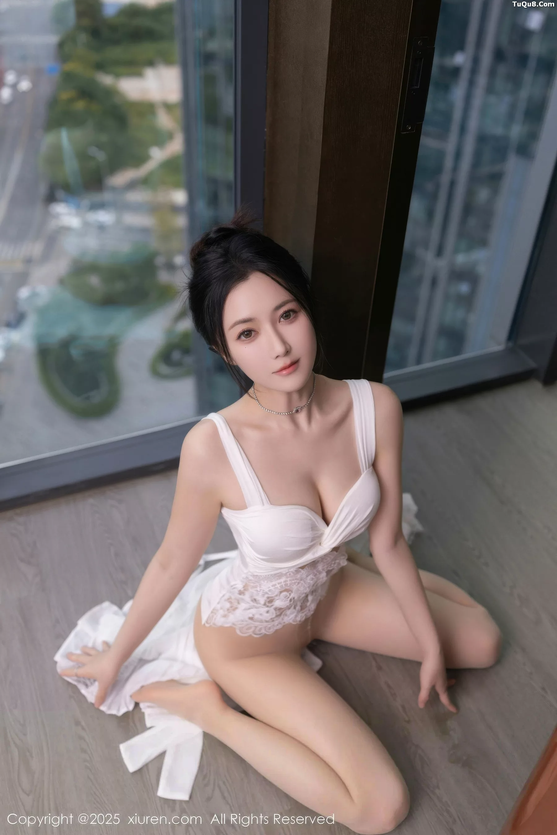 [XiuRen]高清写真图 2025.10.24 No.10911 鱼子酱Fish 无内肉丝
