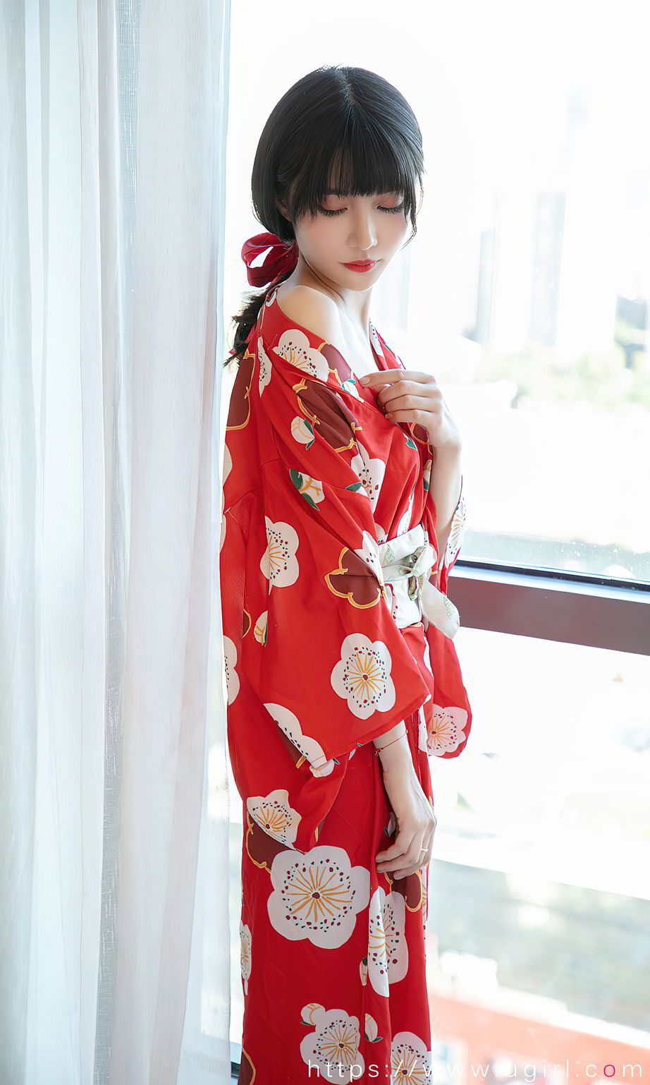 猫猫多情的猫咪 婀娜多姿的日式少女