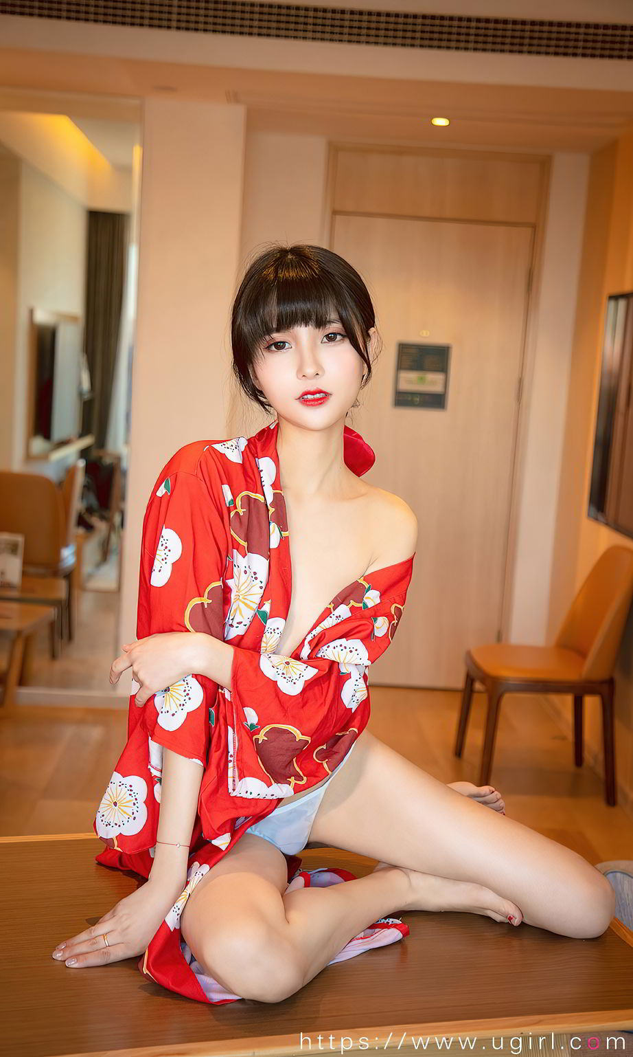 猫猫多情的猫咪 婀娜多姿的日式少女