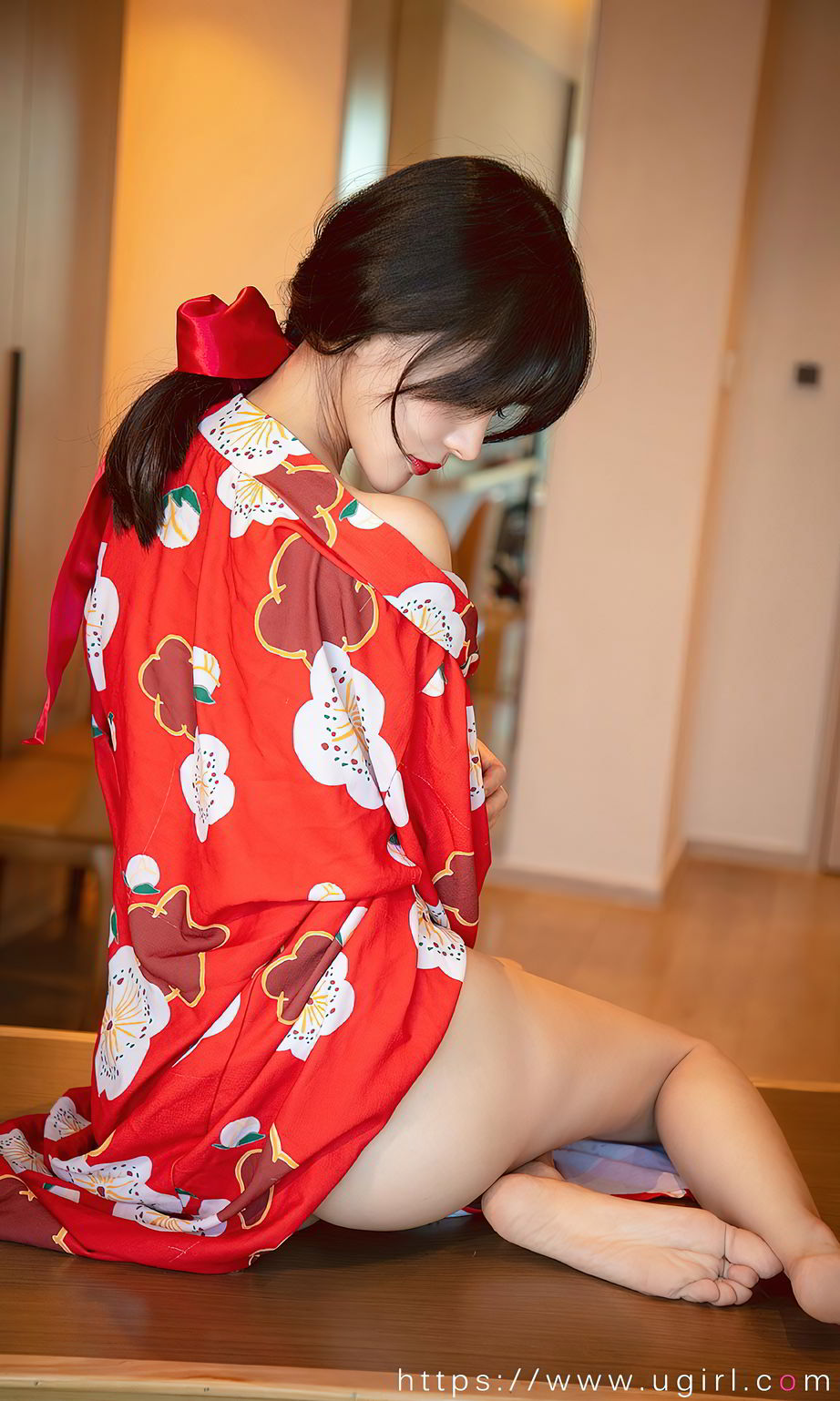 猫猫多情的猫咪 婀娜多姿的日式少女