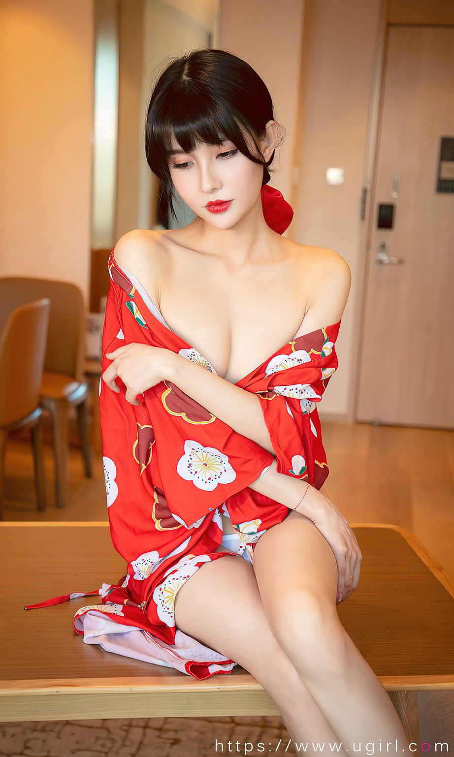 猫猫多情的猫咪 婀娜多姿的日式少女
