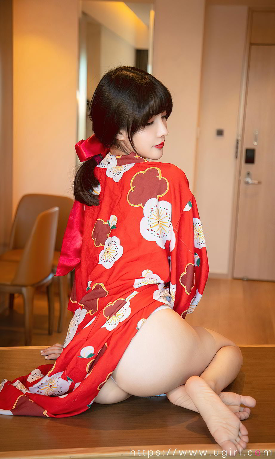 猫猫多情的猫咪 婀娜多姿的日式少女