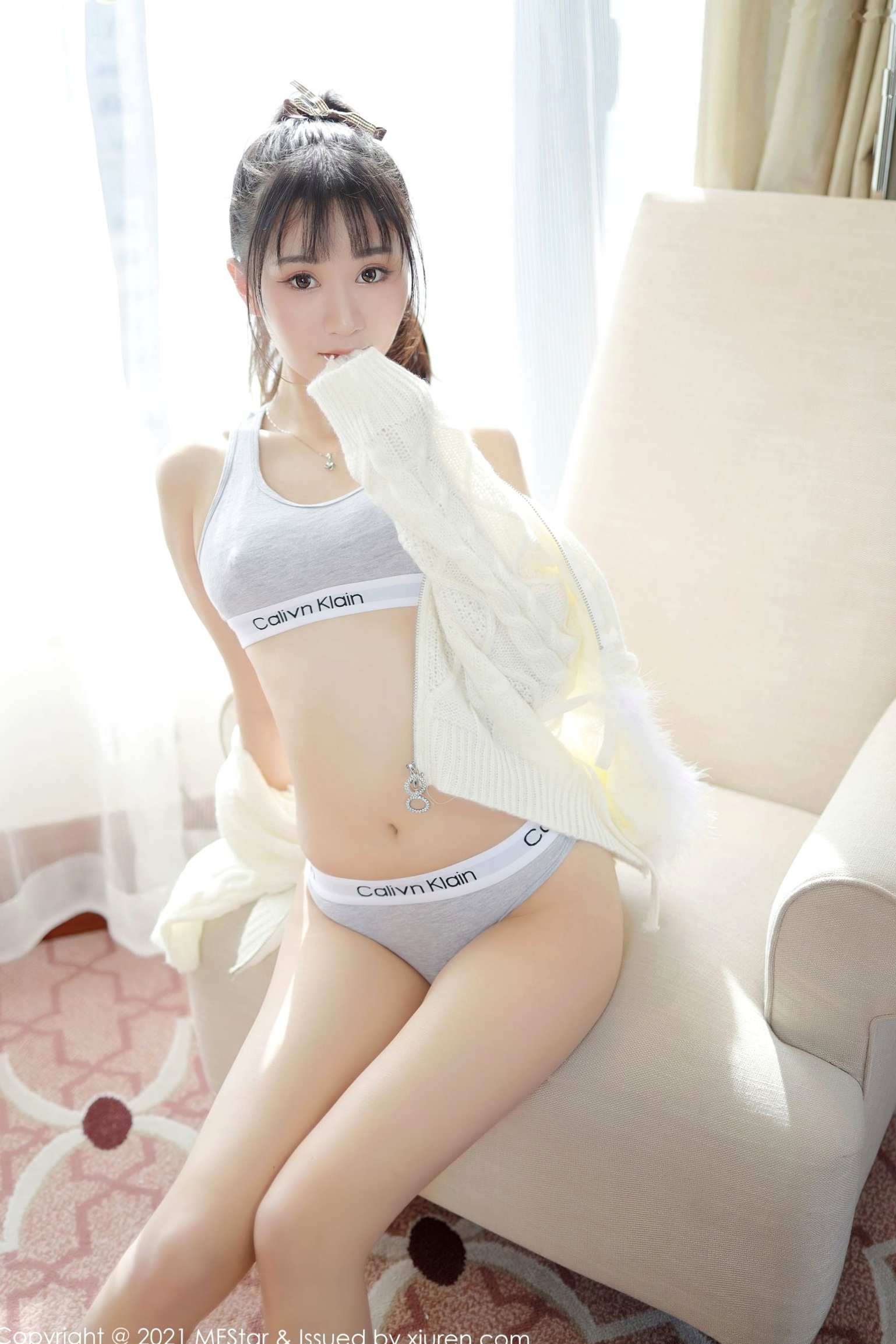 Gallery - MFStar模范学院-467-小果冻儿Jelly-居家沙发慵懒运动风-清纯少女感气质私房写真模范学院性感气质清纯私房照内衣 小果冻儿jelly女神私房照_秀色女神 - image 11