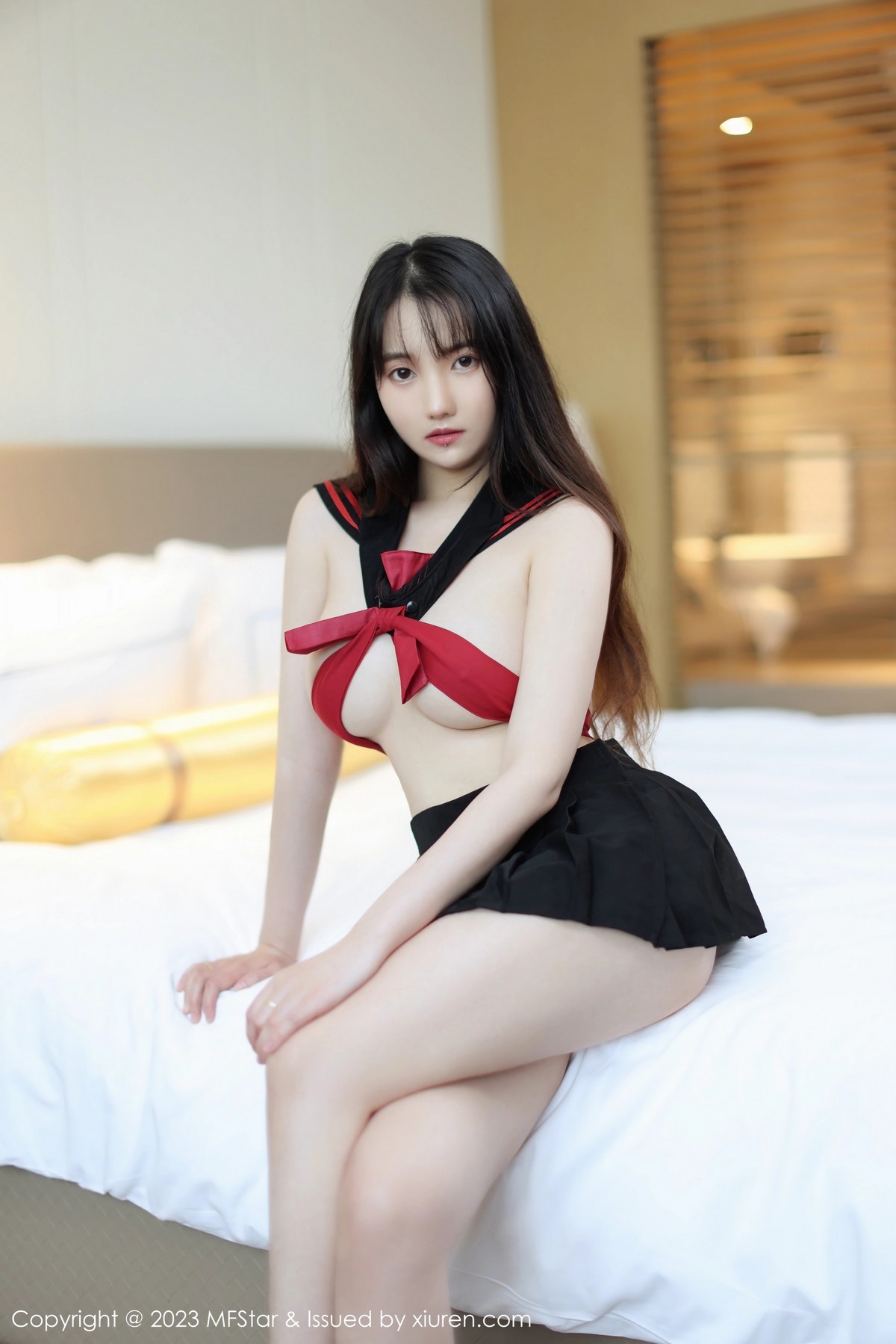 [MFStar]高清写真图 2023.05.24 VOL.622 揉揉肉肉 短裙美腿