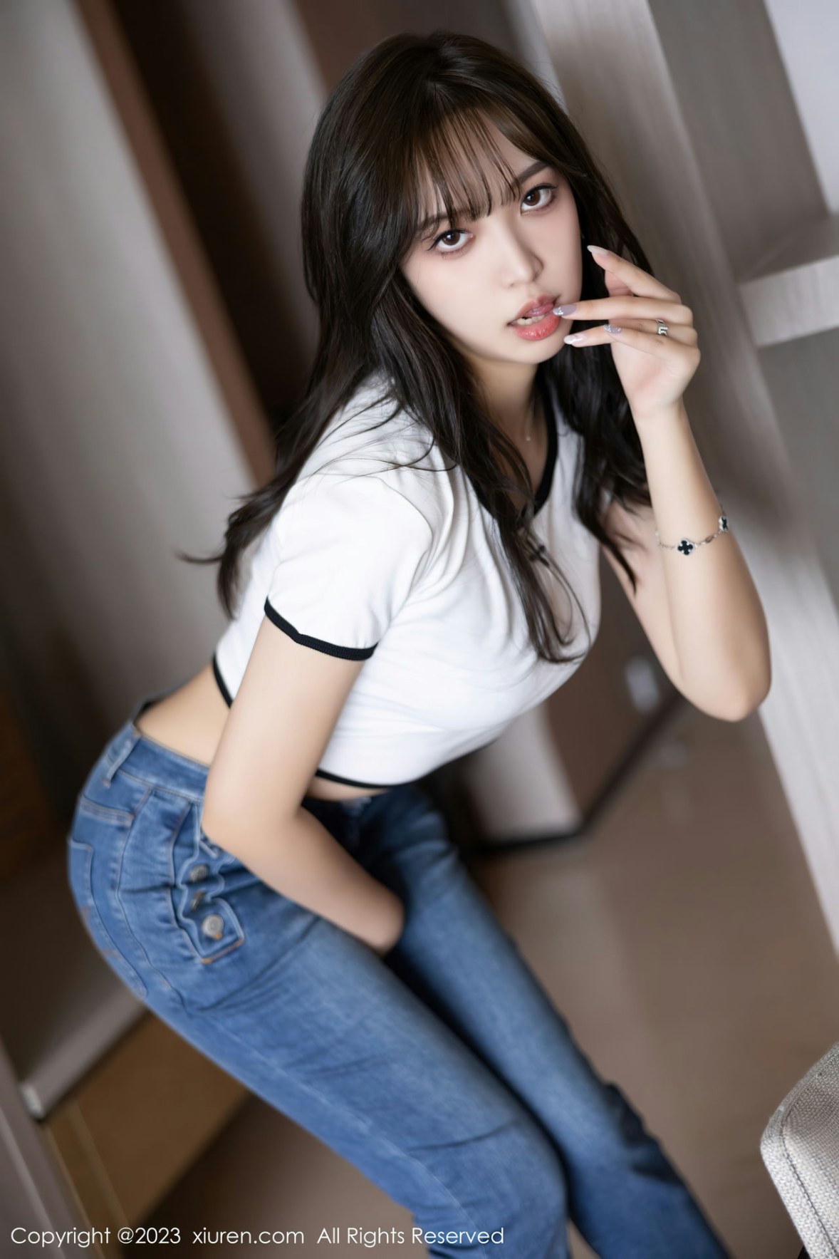 [XiuRen]高清写真图 2023.01.19 No.6160 郑颖姗Bev 蕾丝内衣