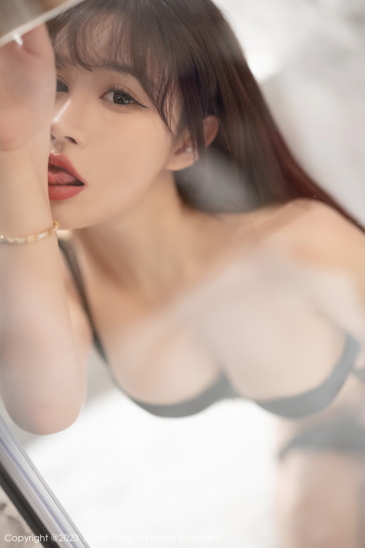 [XiuRen]高清写真图 2023.07.03 No.7013 张欣欣 短裙美腿
