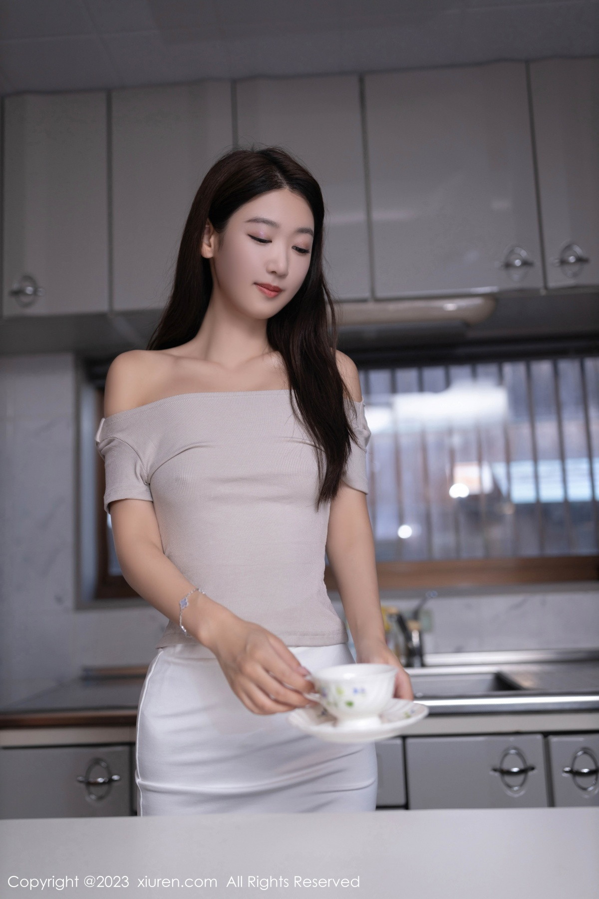 [XiuRen]高清写真图 2023.11.20 No.7689 唐安琪 短裙美腿