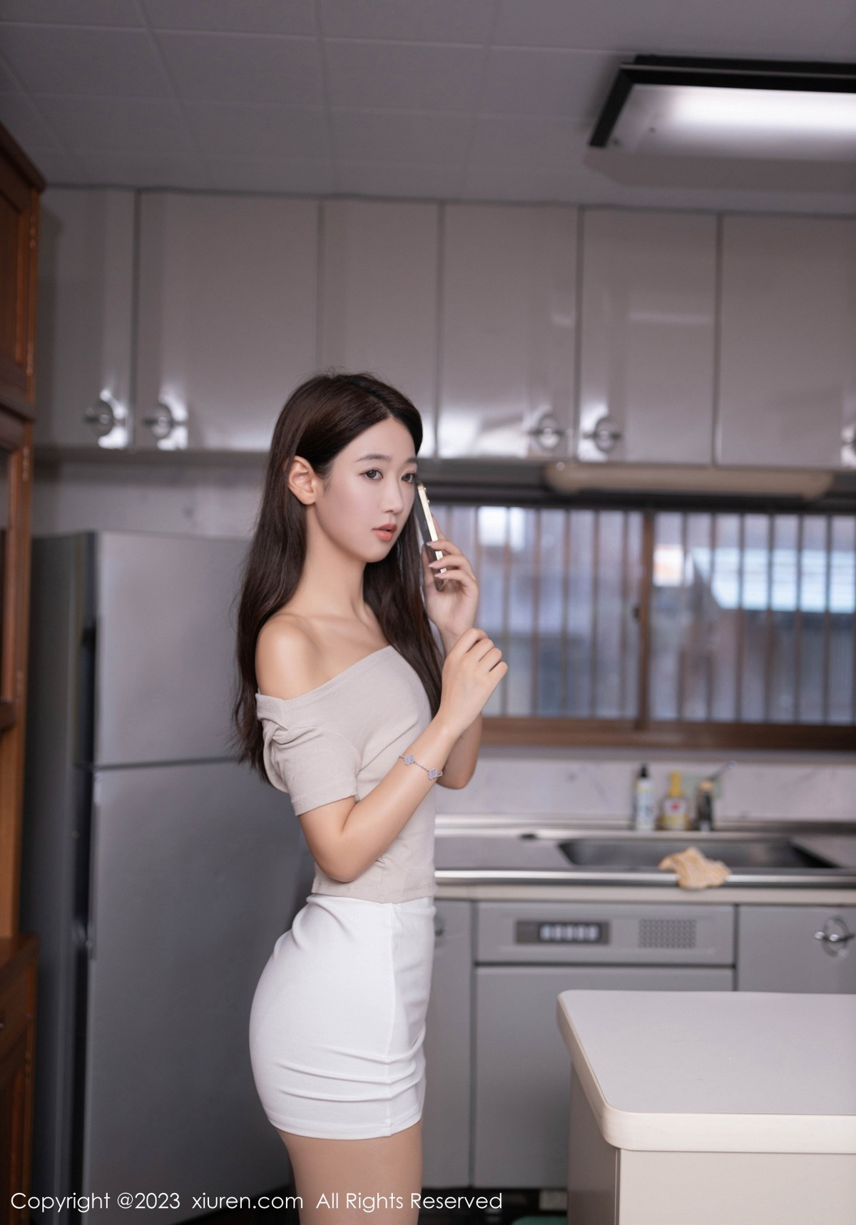 [XiuRen]高清写真图 2023.11.20 No.7689 唐安琪 短裙美腿
