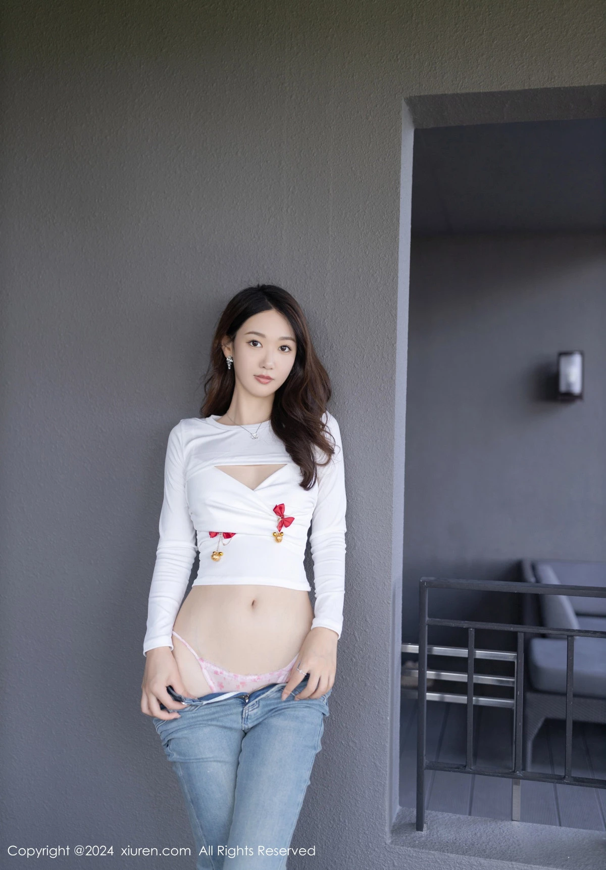 [XiuRen]高清写真图 2024.03.18 No.8250 唐安琪 美腿性感