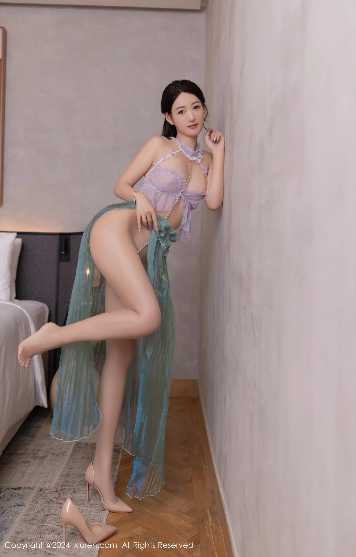 [XiuRen]高清写真图 2024.06.03 No.8644 唐安琪 丝袜美腿