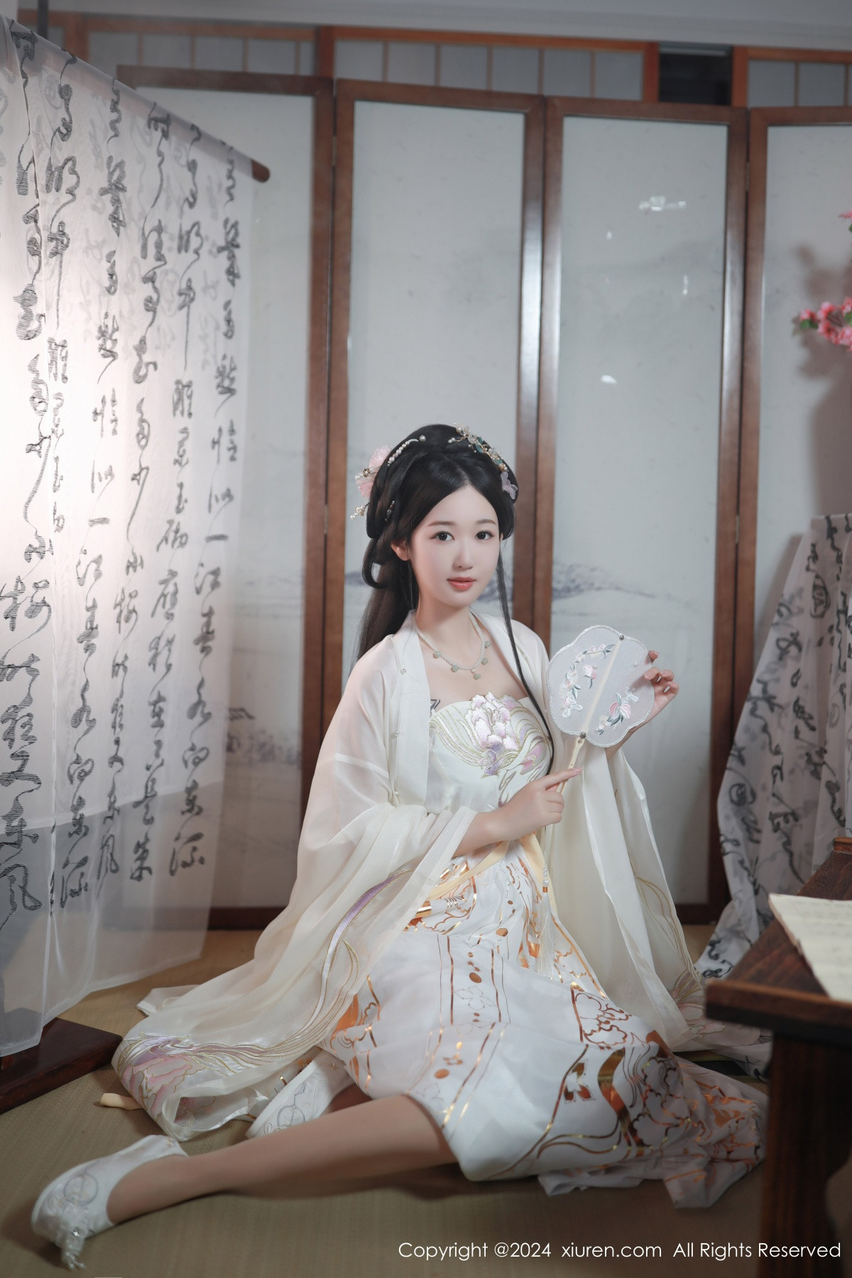 [XiuRen]高清写真图 2024.07.22 No.8898 唐安琪 丝袜美腿