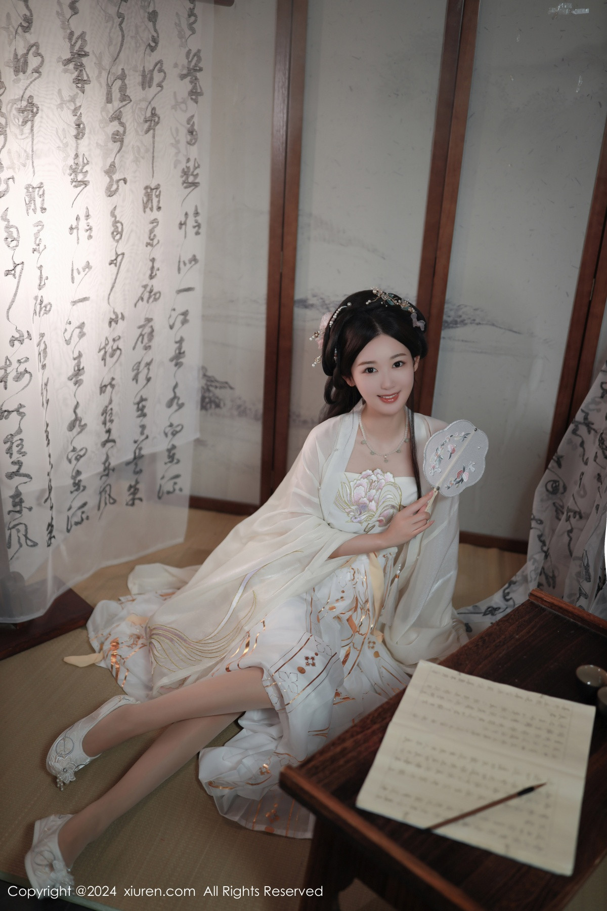 [XiuRen]高清写真图 2024.07.22 No.8898 唐安琪 丝袜美腿
