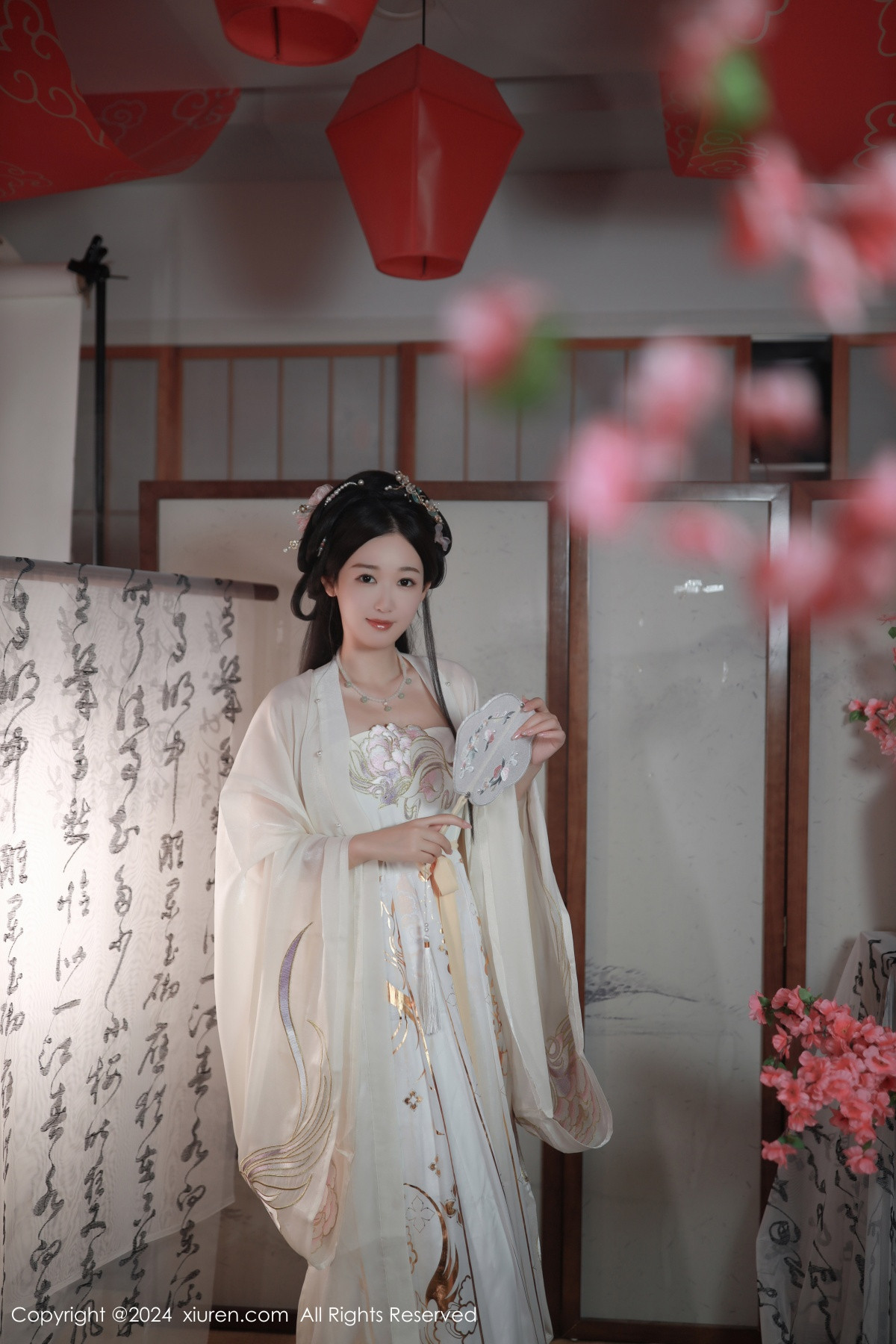 [XiuRen]高清写真图 2024.07.22 No.8898 唐安琪 丝袜美腿