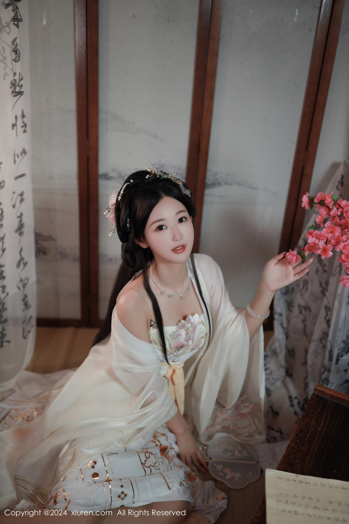 [XiuRen]高清写真图 2024.07.22 No.8898 唐安琪 丝袜美腿