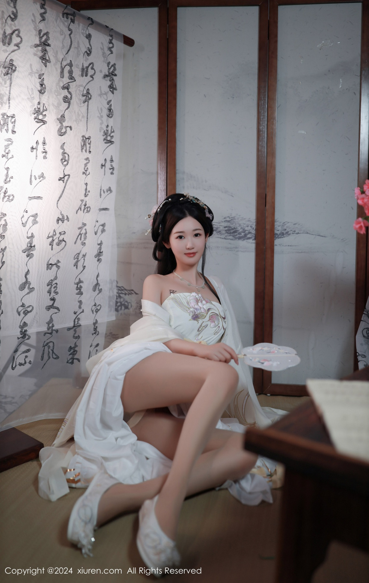 [XiuRen]高清写真图 2024.07.22 No.8898 唐安琪 丝袜美腿